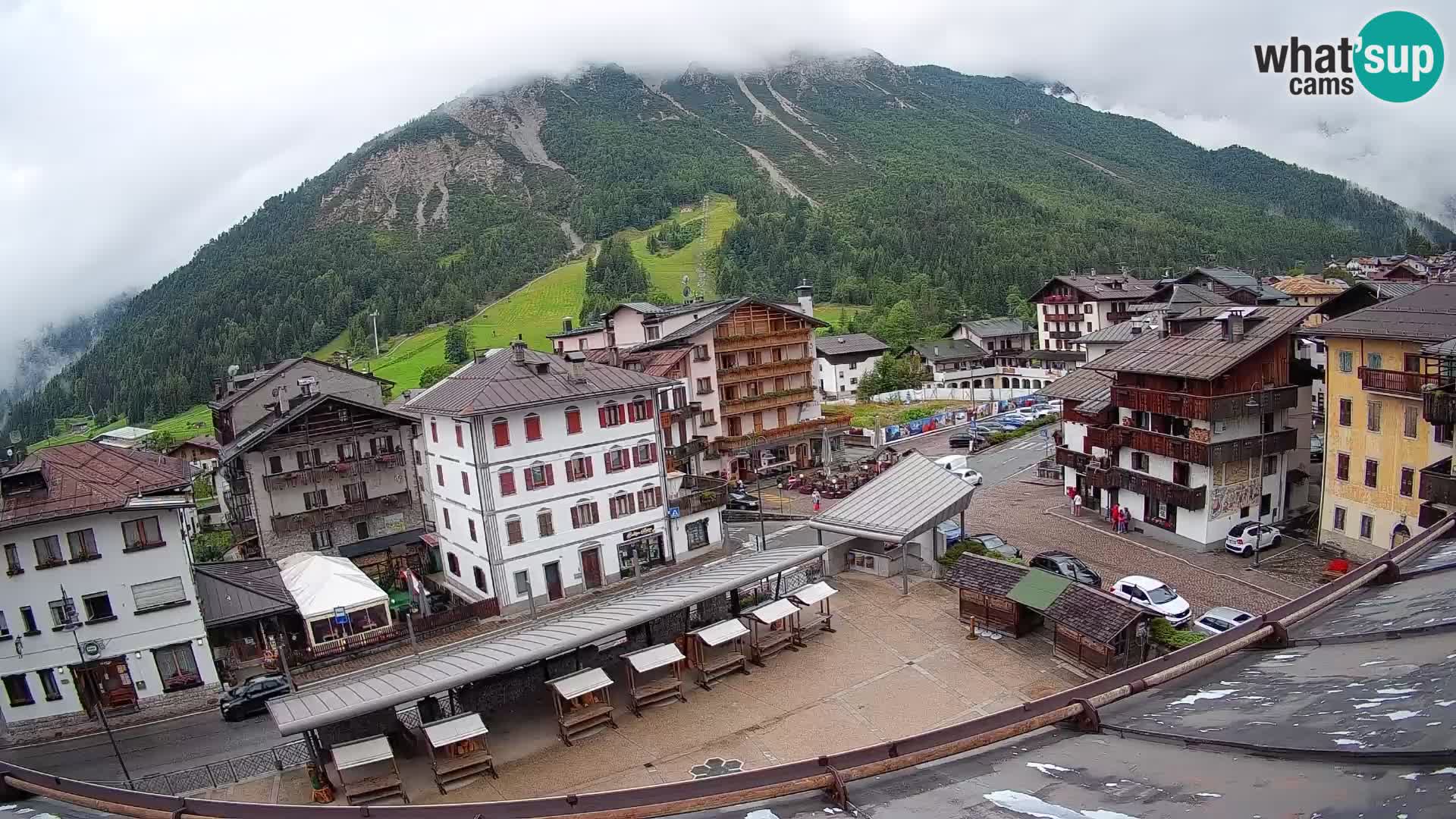 Piazza centrale di Forni di Sopra