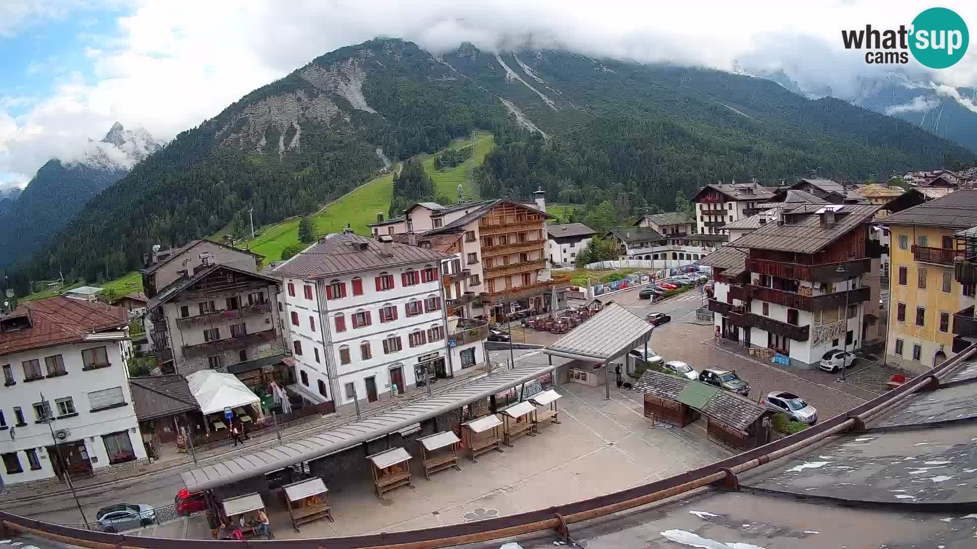 Piazza centrale di Forni di Sopra