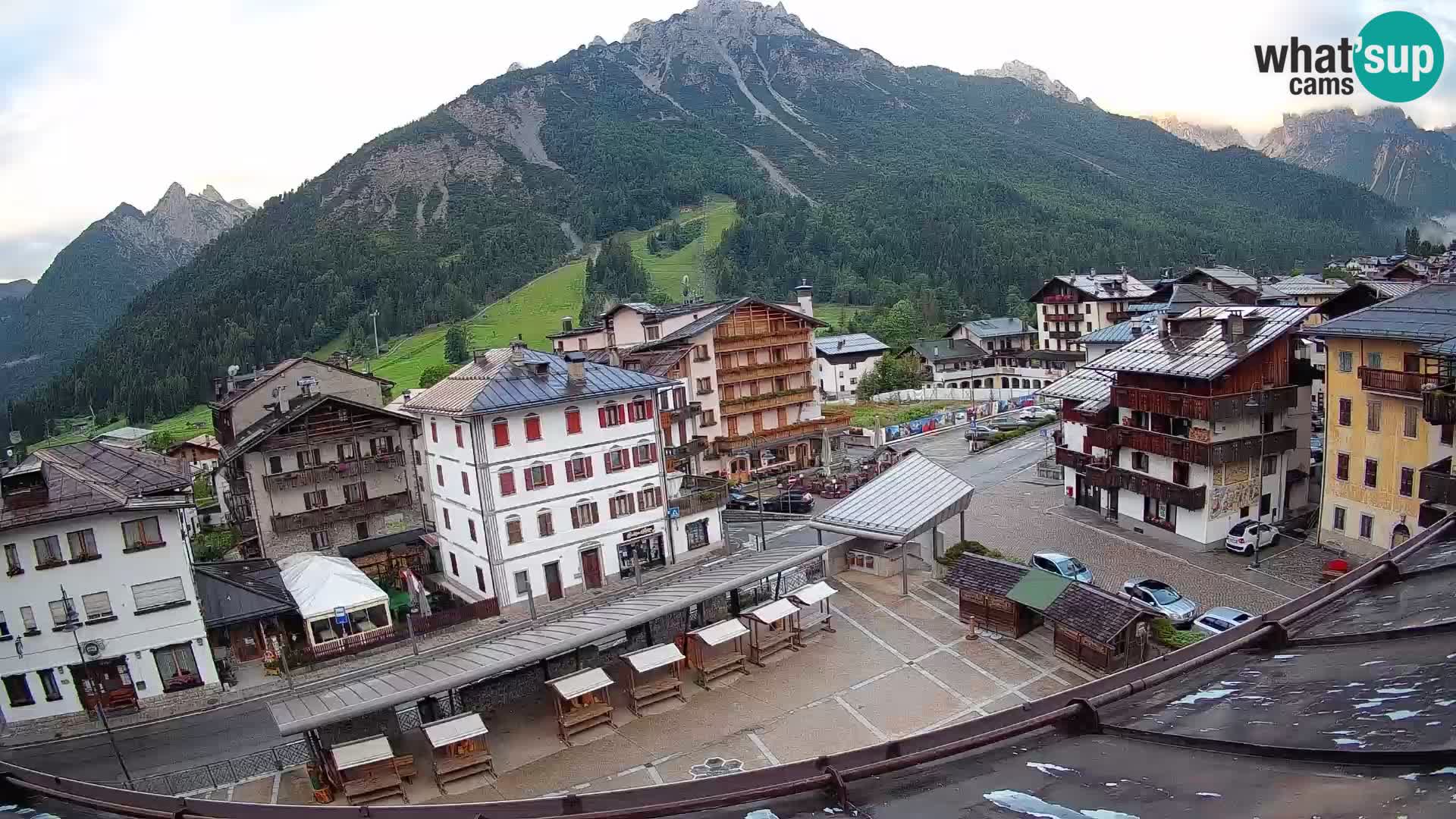 Piazza centrale di Forni di Sopra