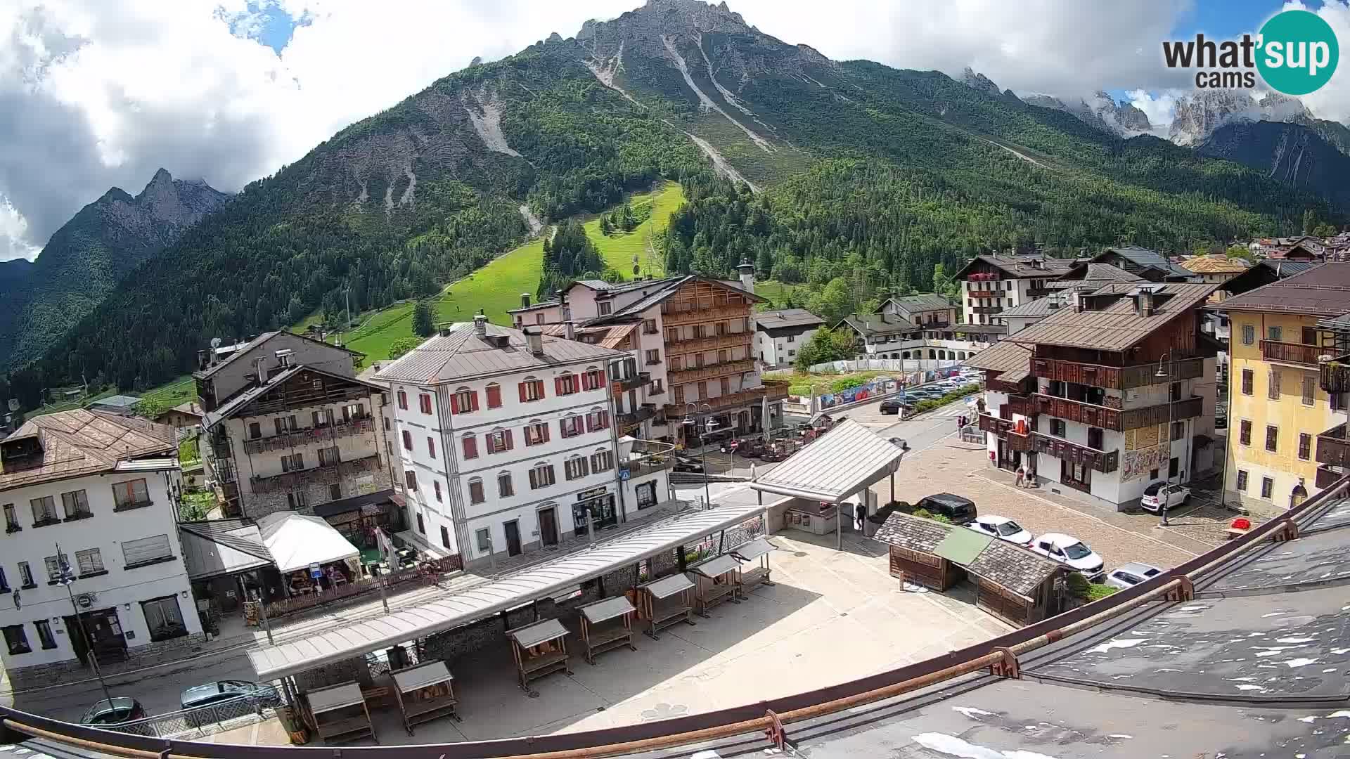 Plaza principal de Forni di Sopra