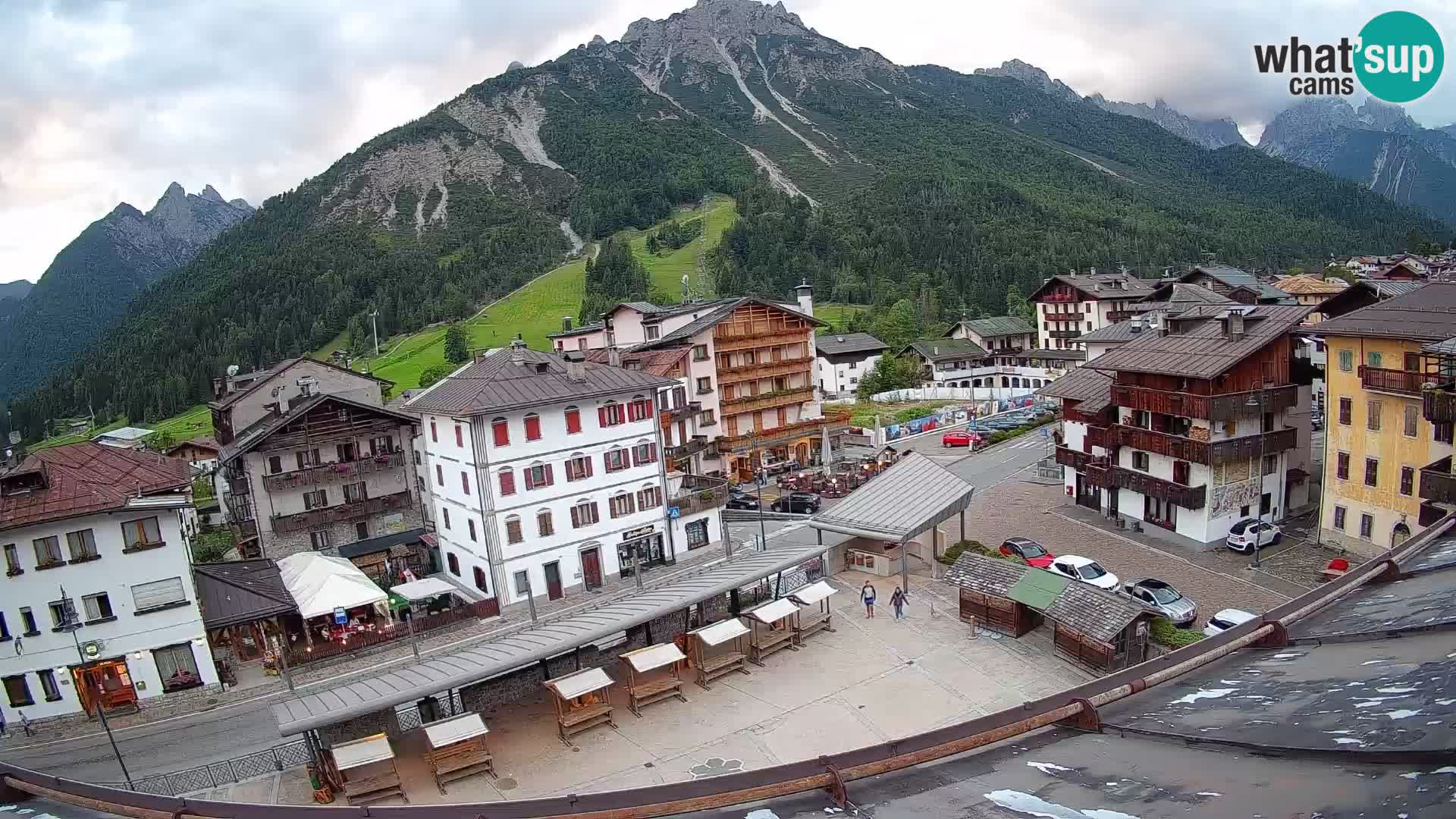 Plaza principal de Forni di Sopra