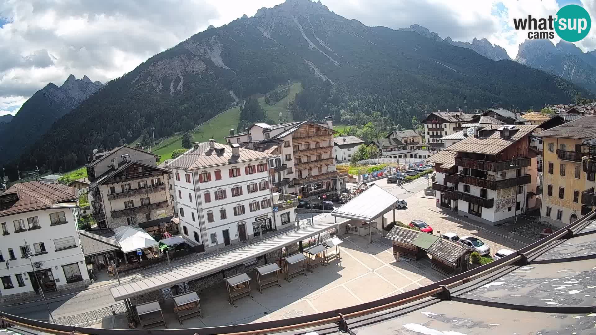 Piazza centrale di Forni di Sopra
