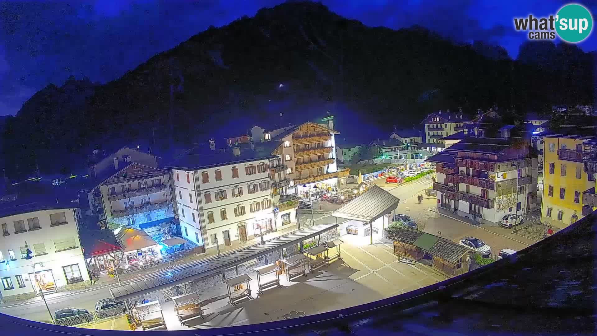 Piazza centrale di Forni di Sopra