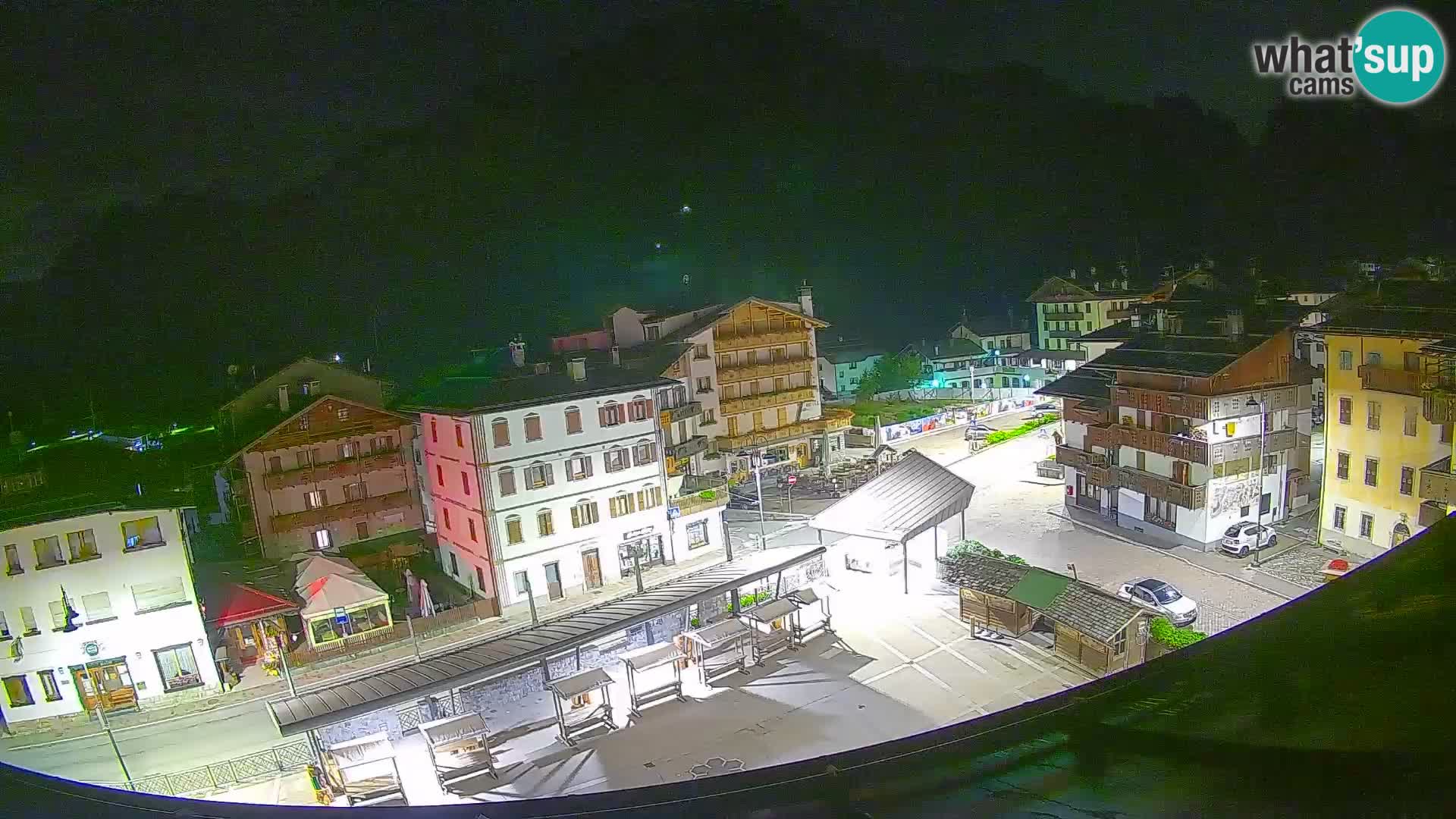 Plaza principal de Forni di Sopra