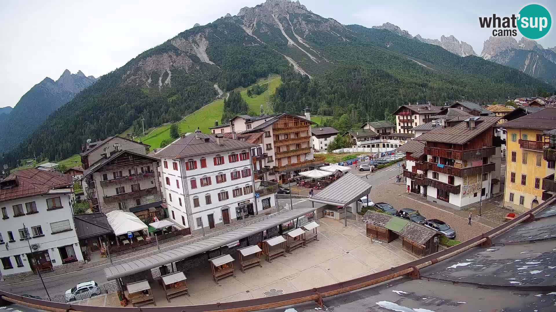 Piazza centrale di Forni di Sopra