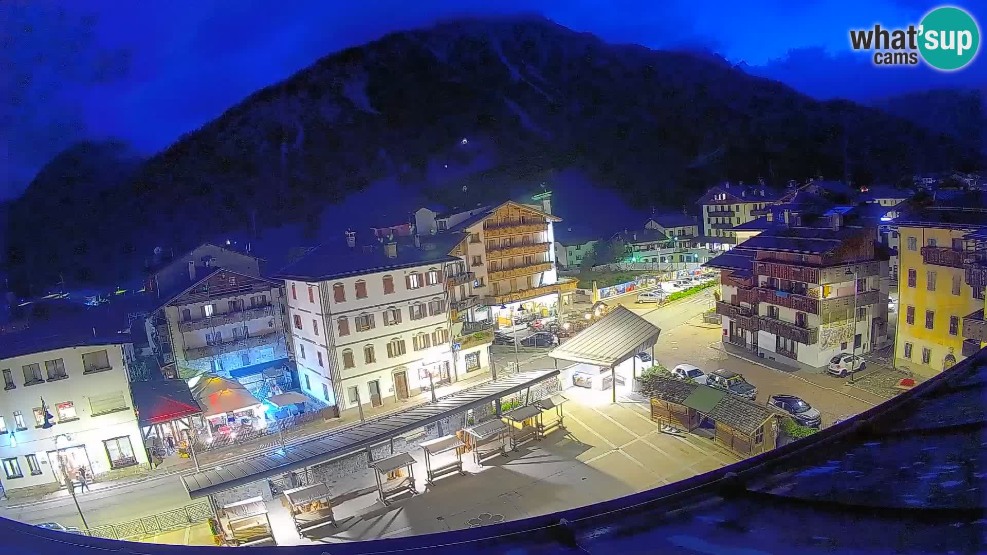 Plaza principal de Forni di Sopra