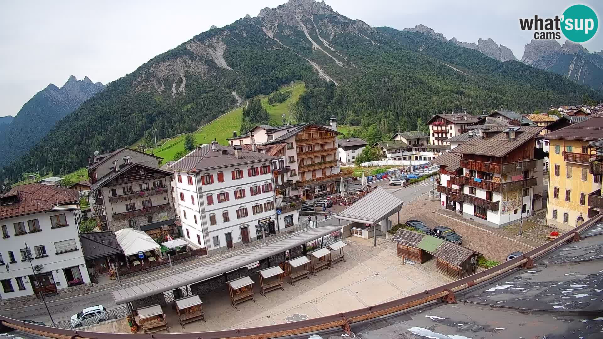Piazza centrale di Forni di Sopra