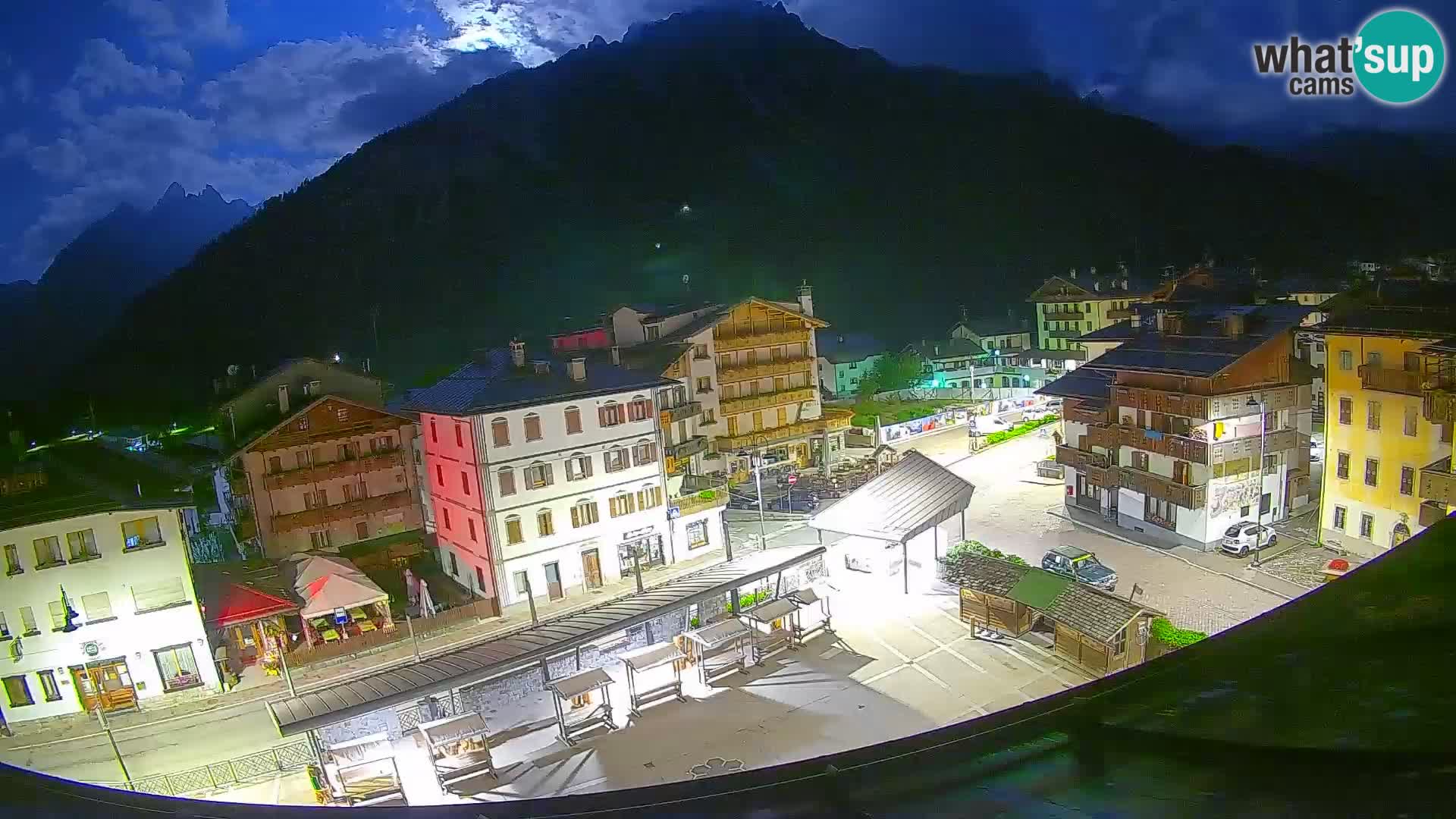Plaza principal de Forni di Sopra