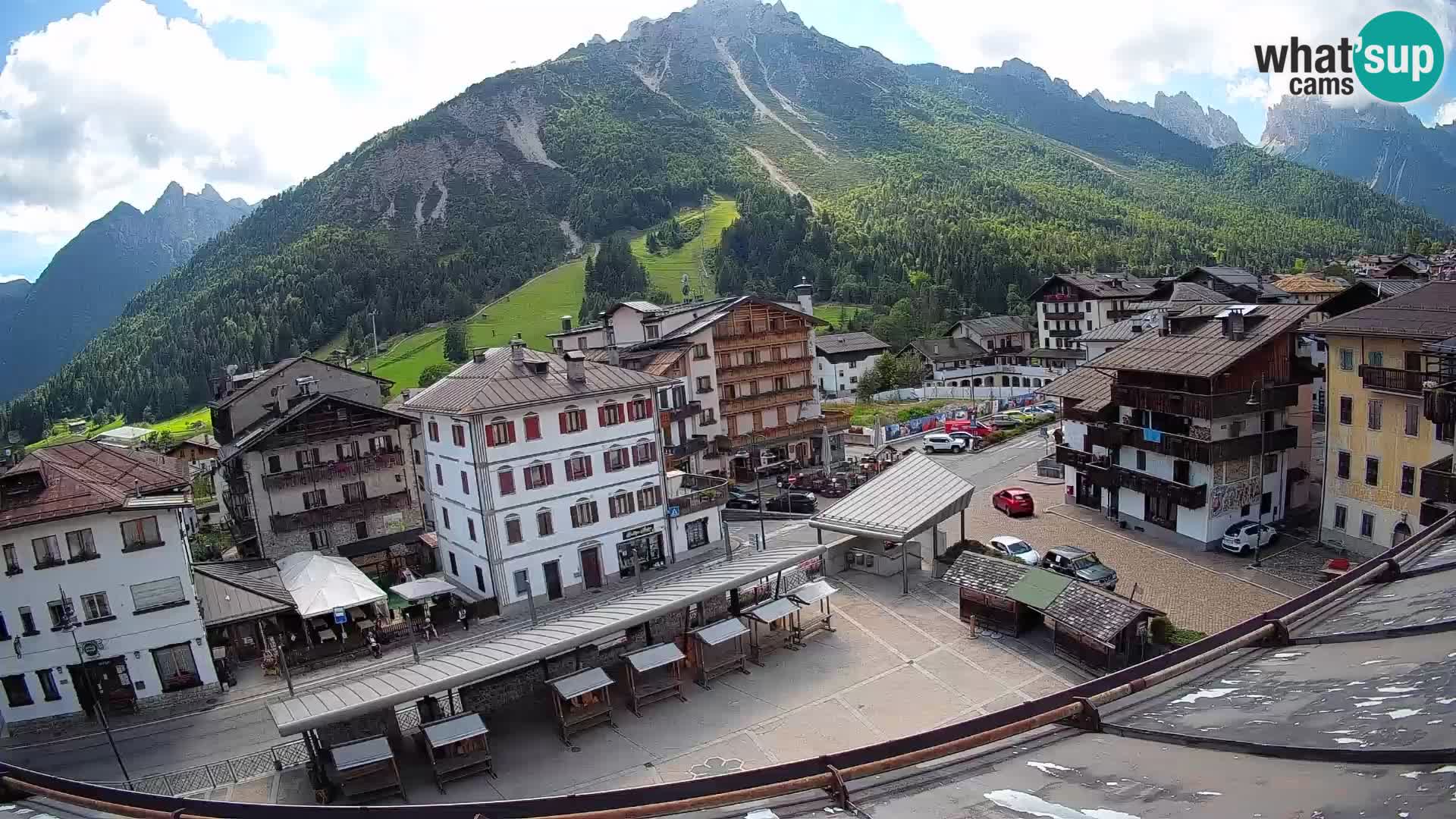 Hauptplatz von Forni di Sopra