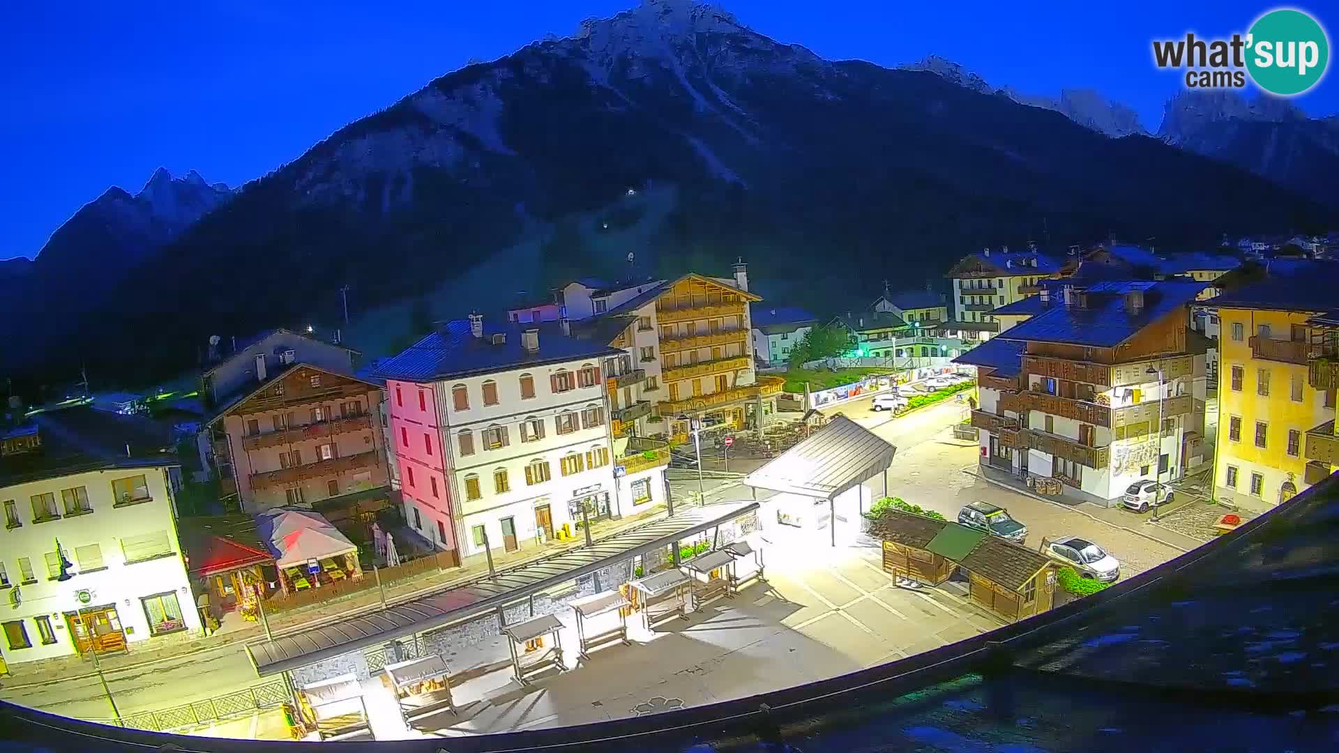 Plaza principal de Forni di Sopra