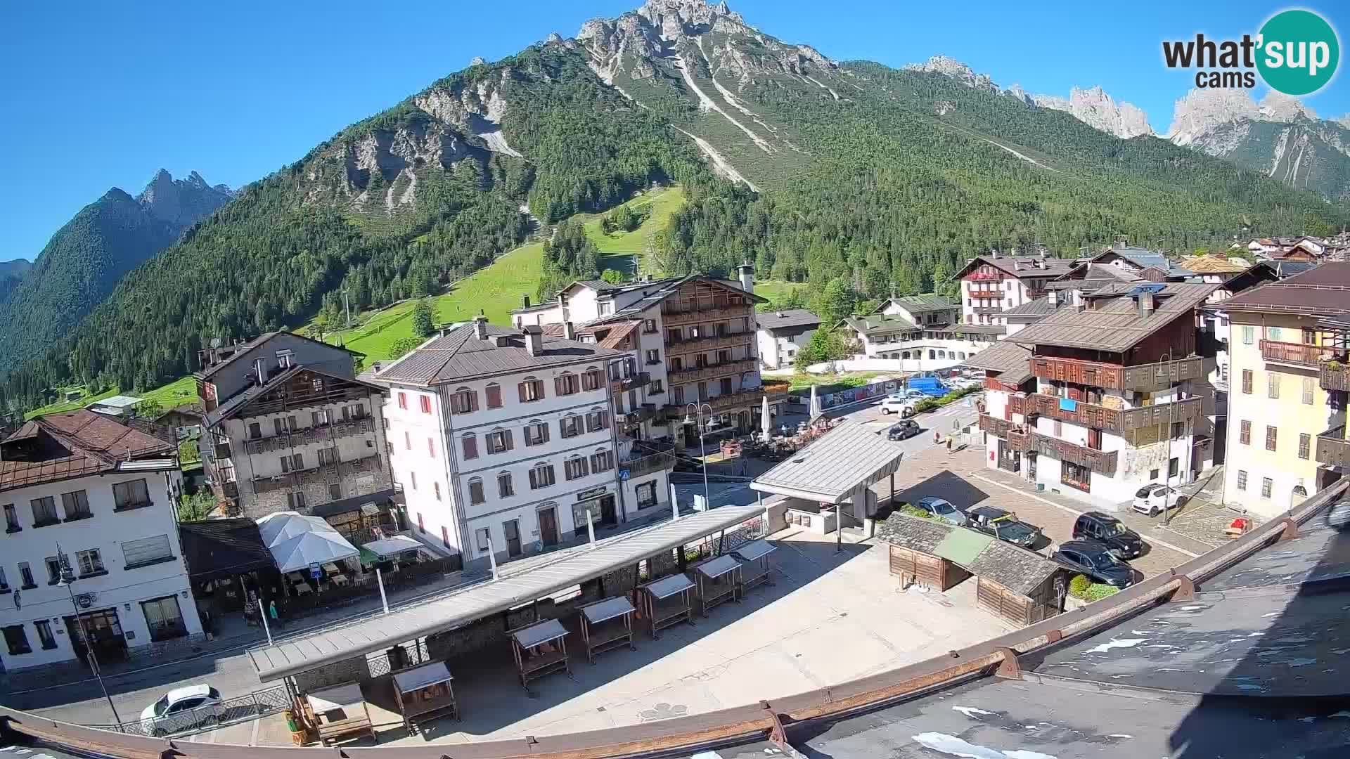 Piazza centrale di Forni di Sopra