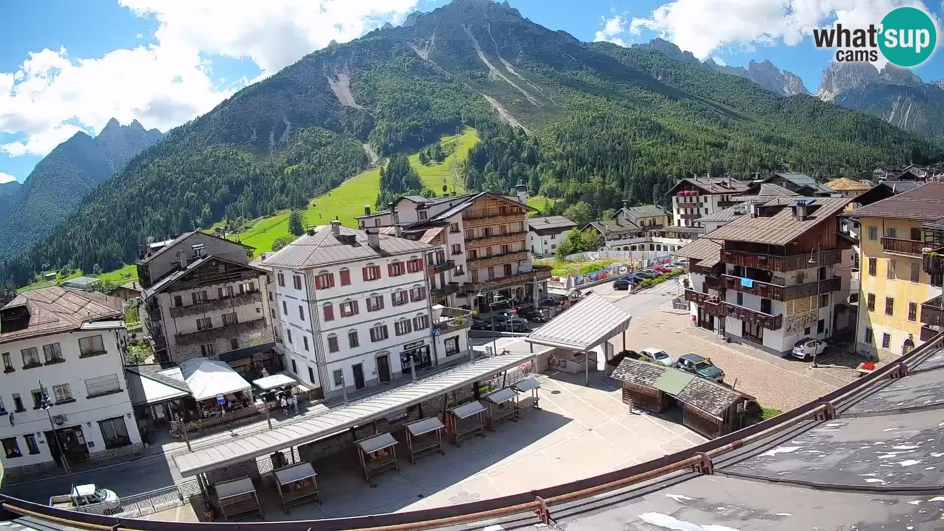 Hauptplatz von Forni di Sopra