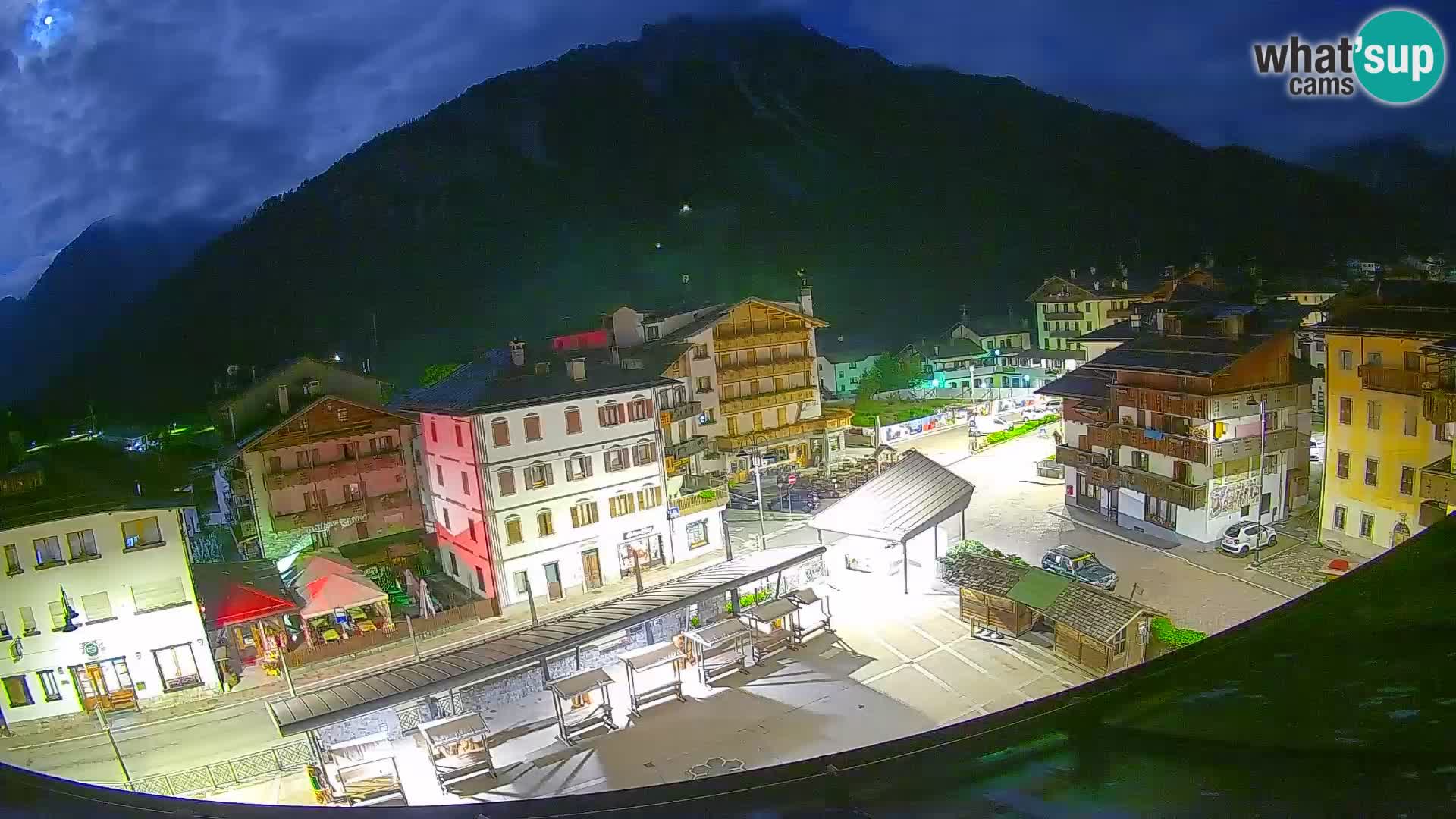 Piazza centrale di Forni di Sopra