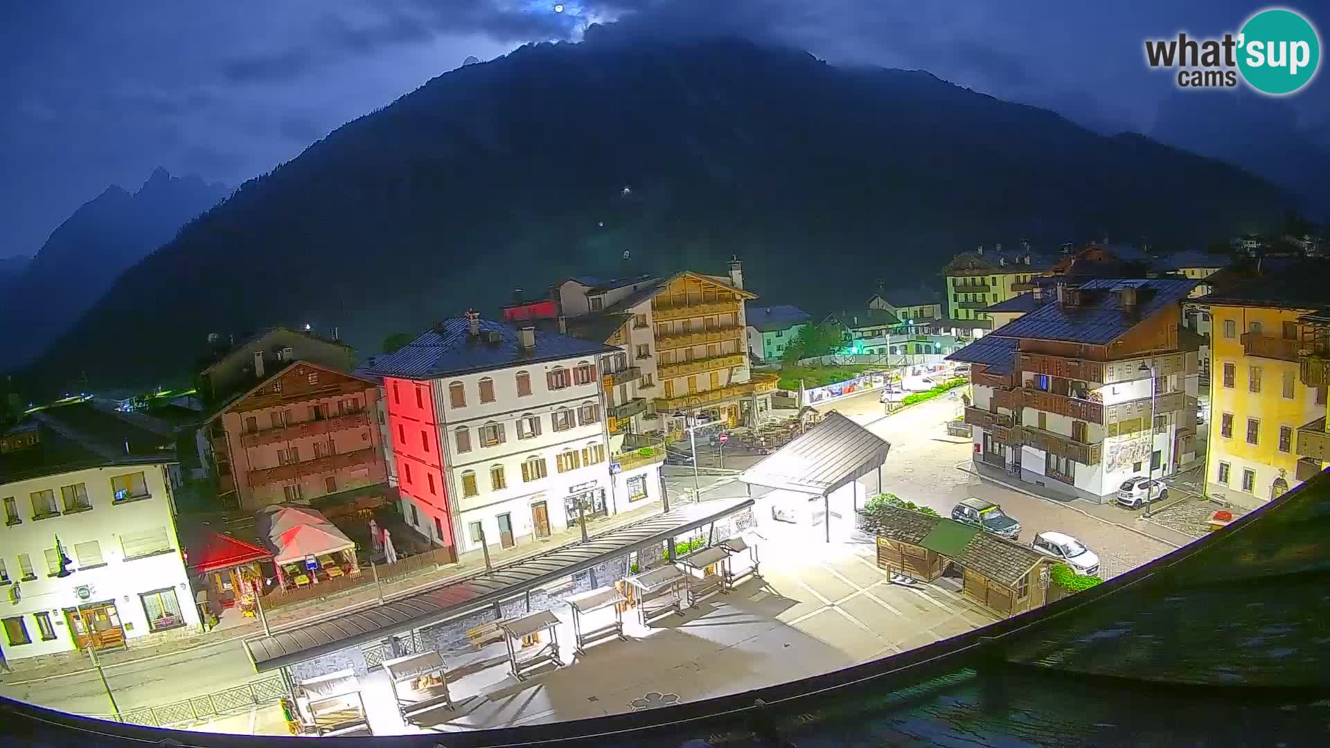Plaza principal de Forni di Sopra