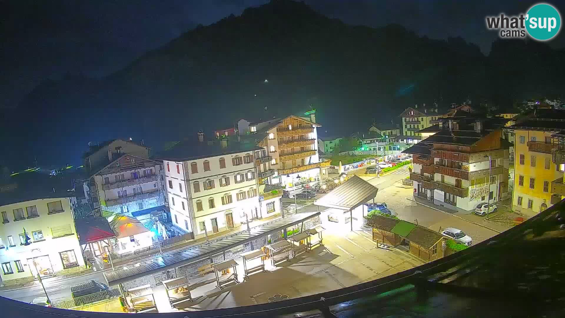 Piazza centrale di Forni di Sopra