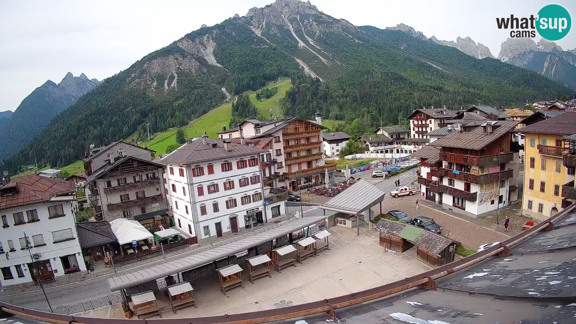 Plaza principal de Forni di Sopra