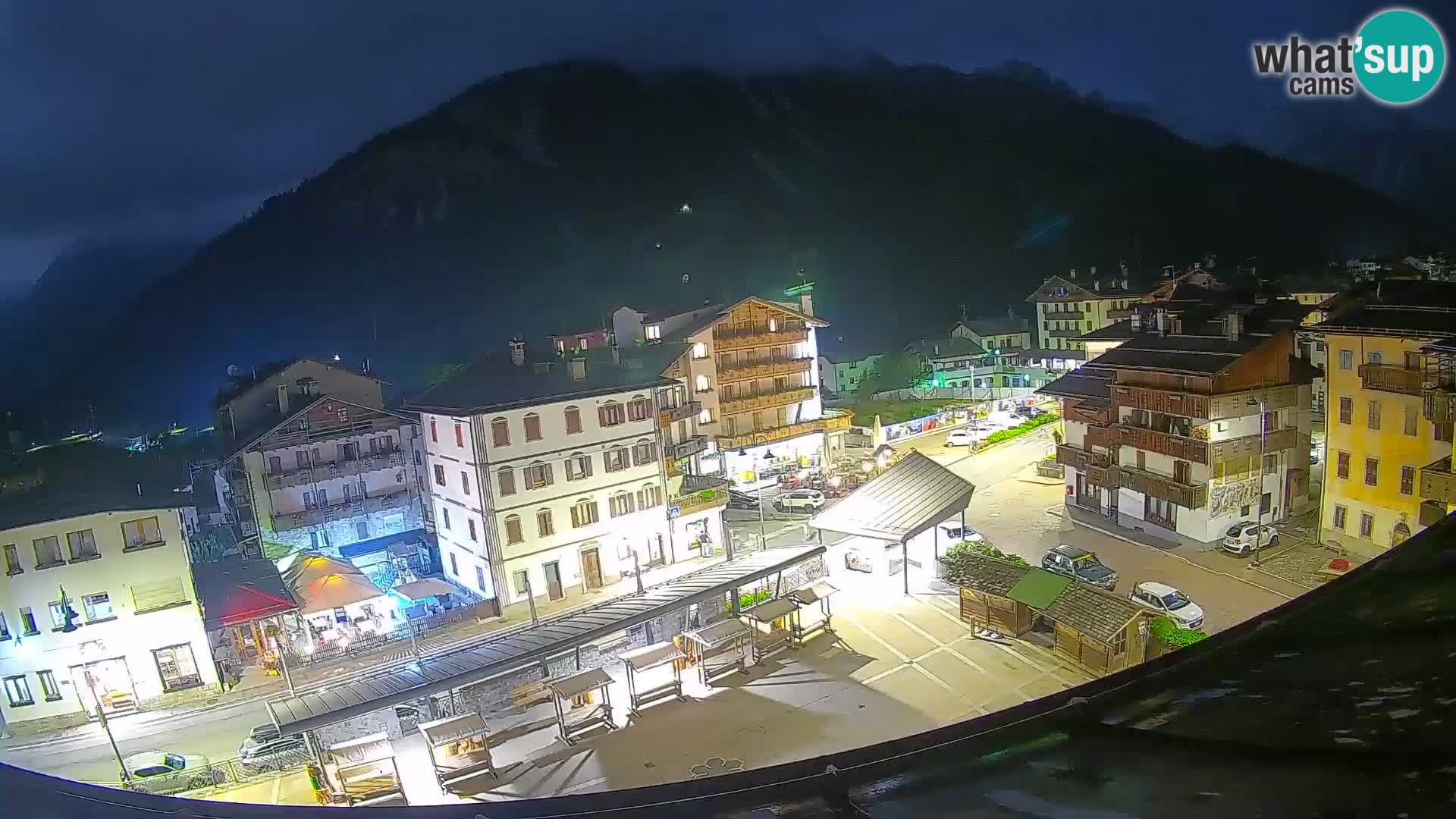Plaza principal de Forni di Sopra