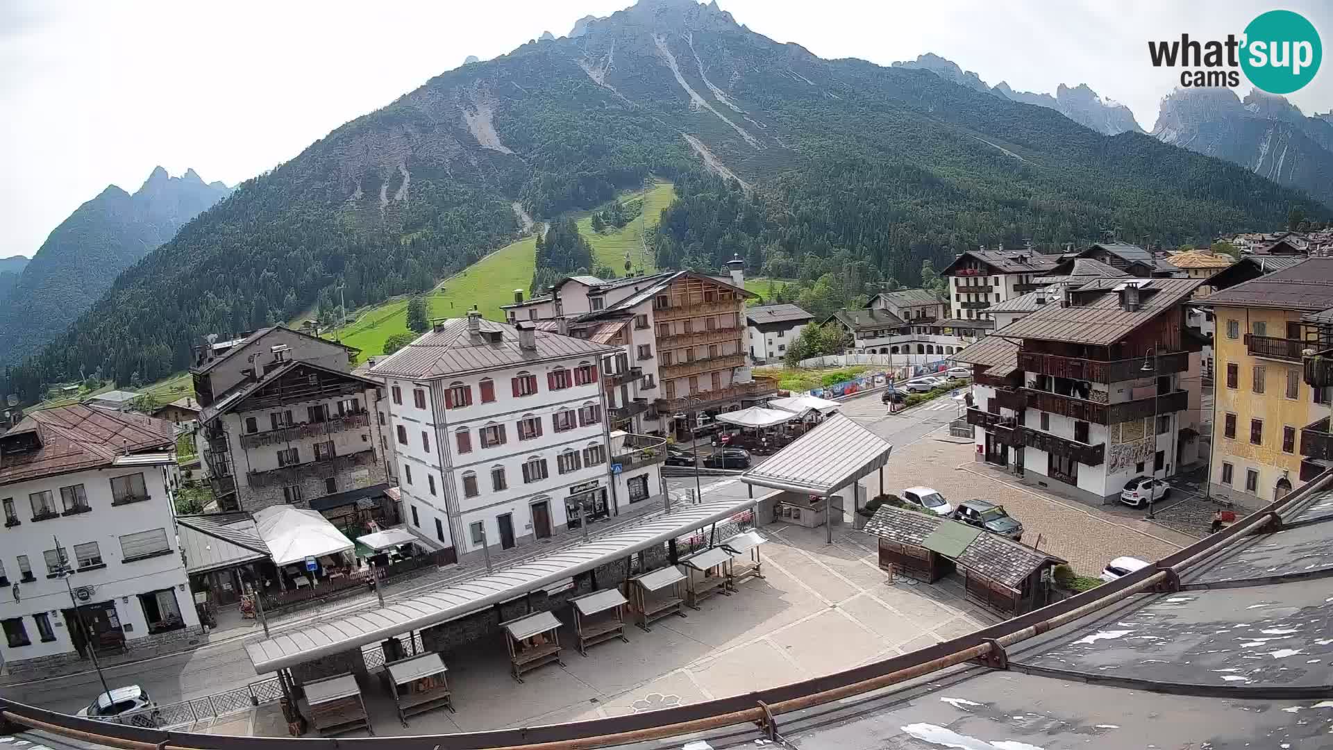 Piazza centrale di Forni di Sopra