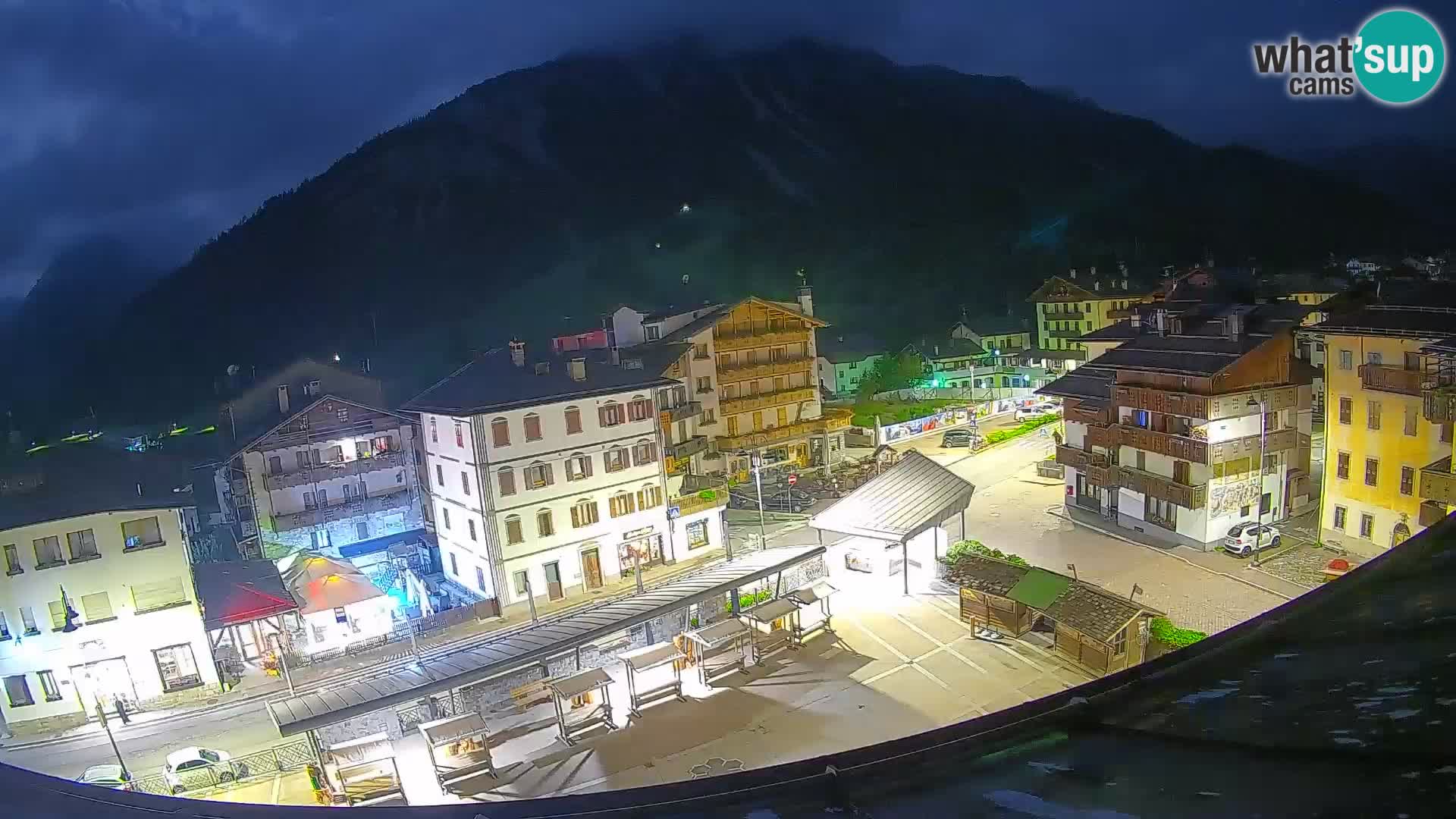 Plaza principal de Forni di Sopra