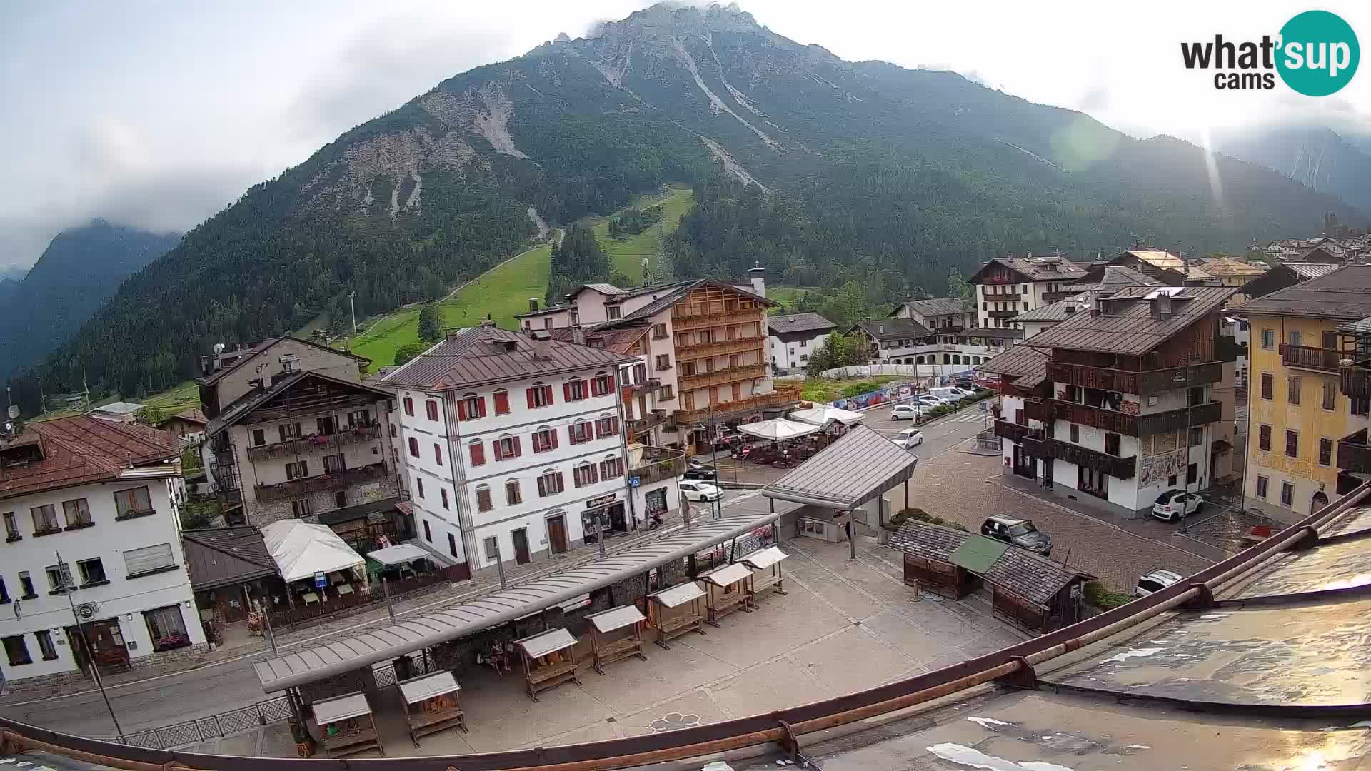 Plaza principal de Forni di Sopra