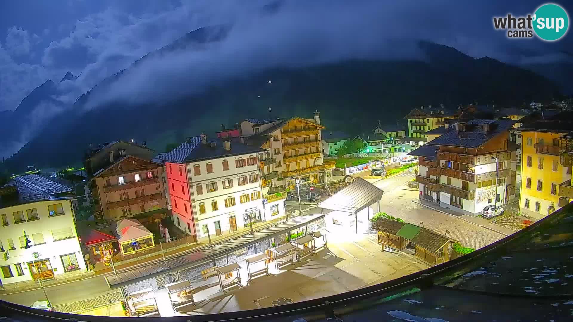 Piazza centrale di Forni di Sopra