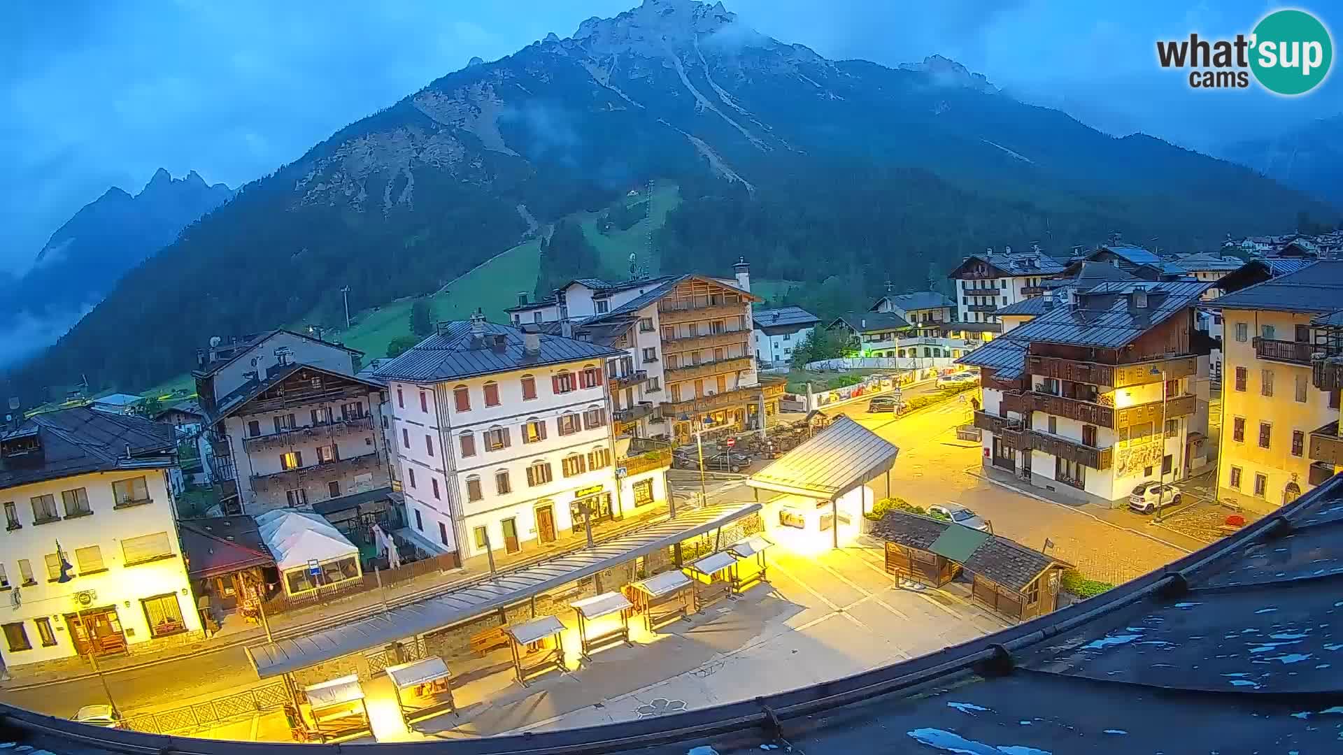 Plaza principal de Forni di Sopra