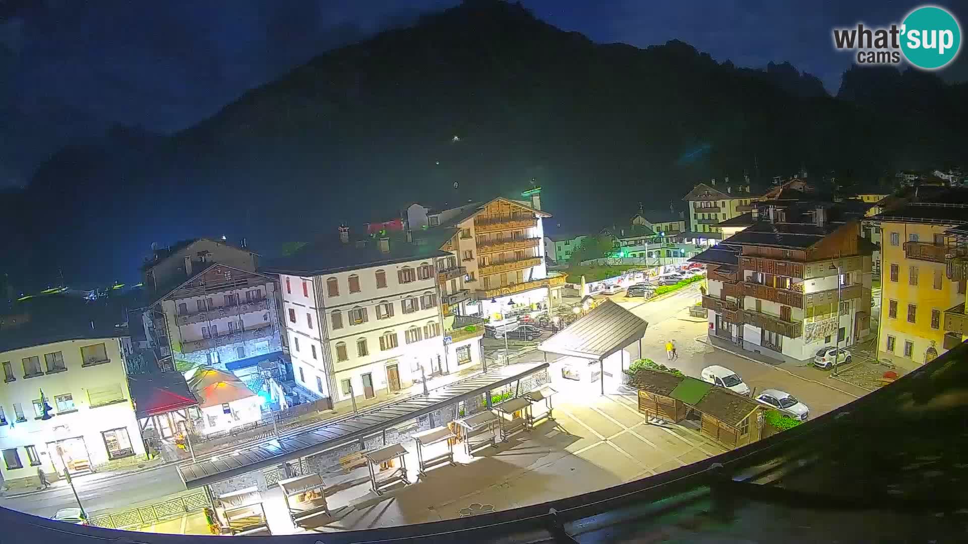 Piazza centrale di Forni di Sopra