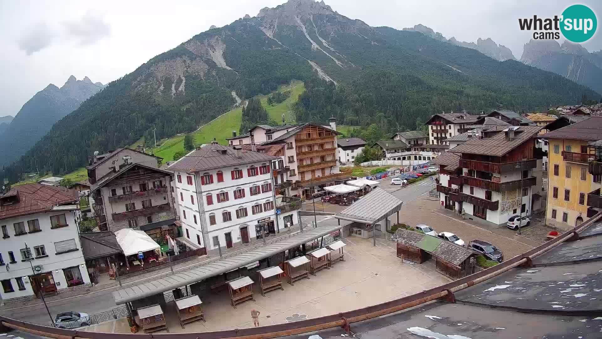 Piazza centrale di Forni di Sopra