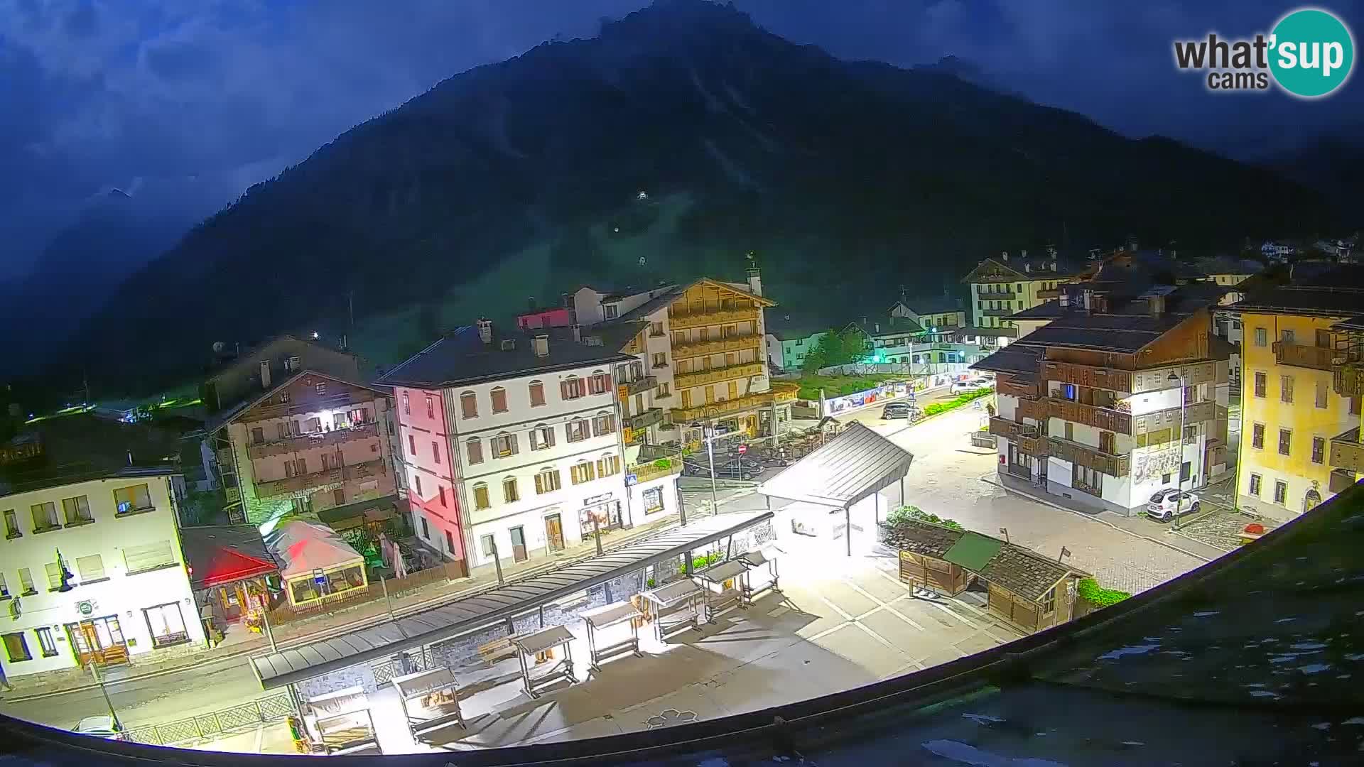 Plaza principal de Forni di Sopra