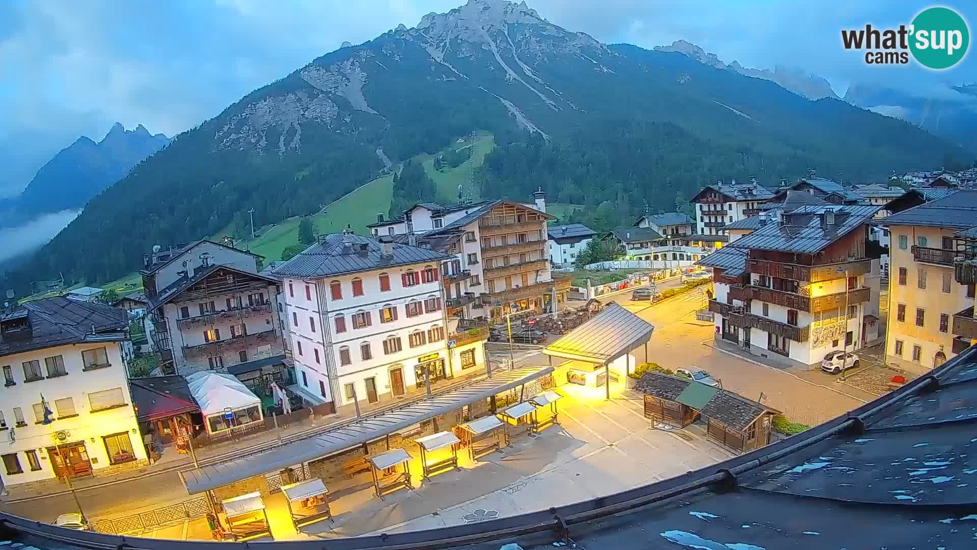 Piazza centrale di Forni di Sopra
