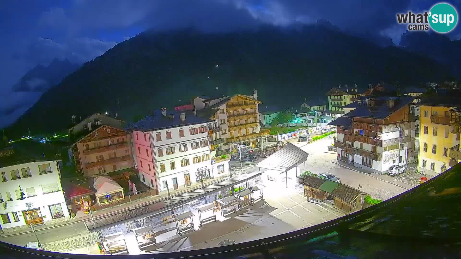 Piazza centrale di Forni di Sopra
