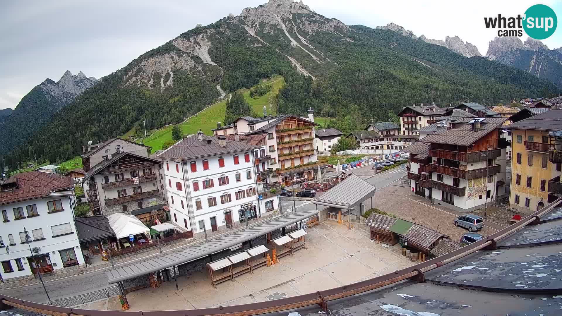 Piazza centrale di Forni di Sopra