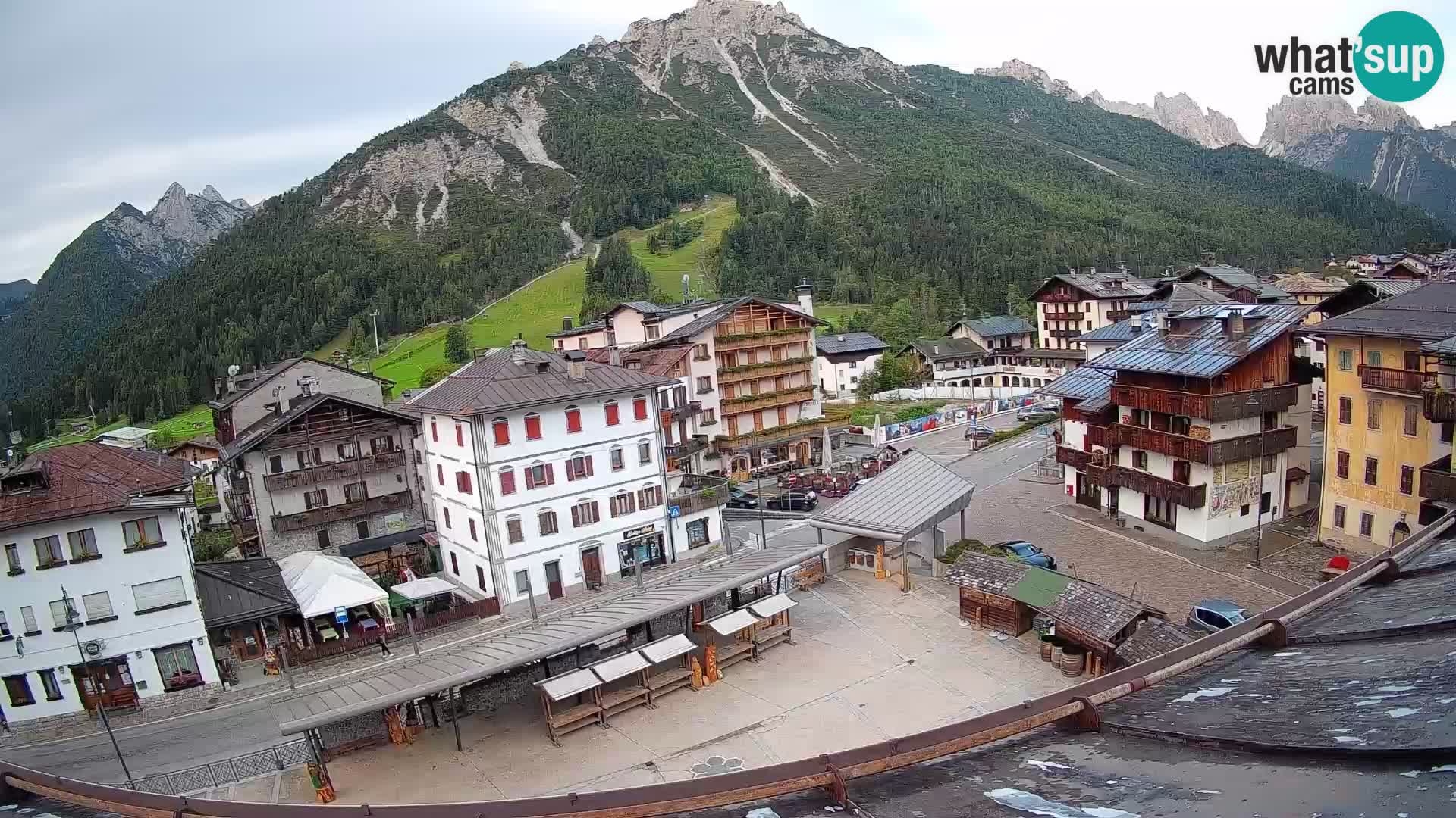 Plaza principal de Forni di Sopra