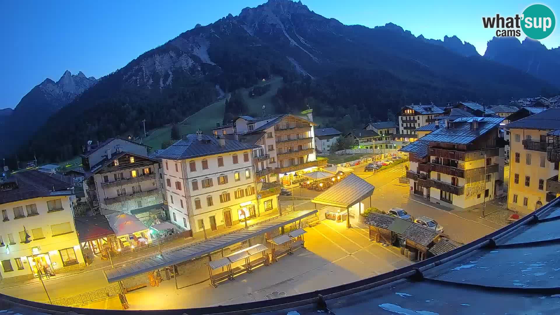 Piazza centrale di Forni di Sopra