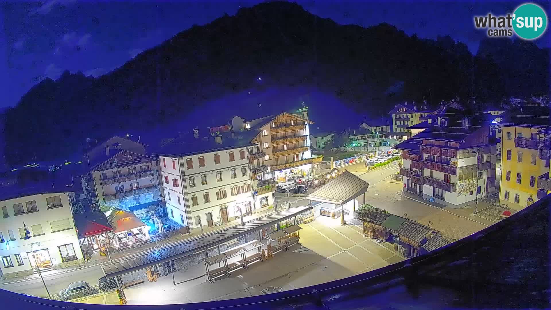 Piazza centrale di Forni di Sopra