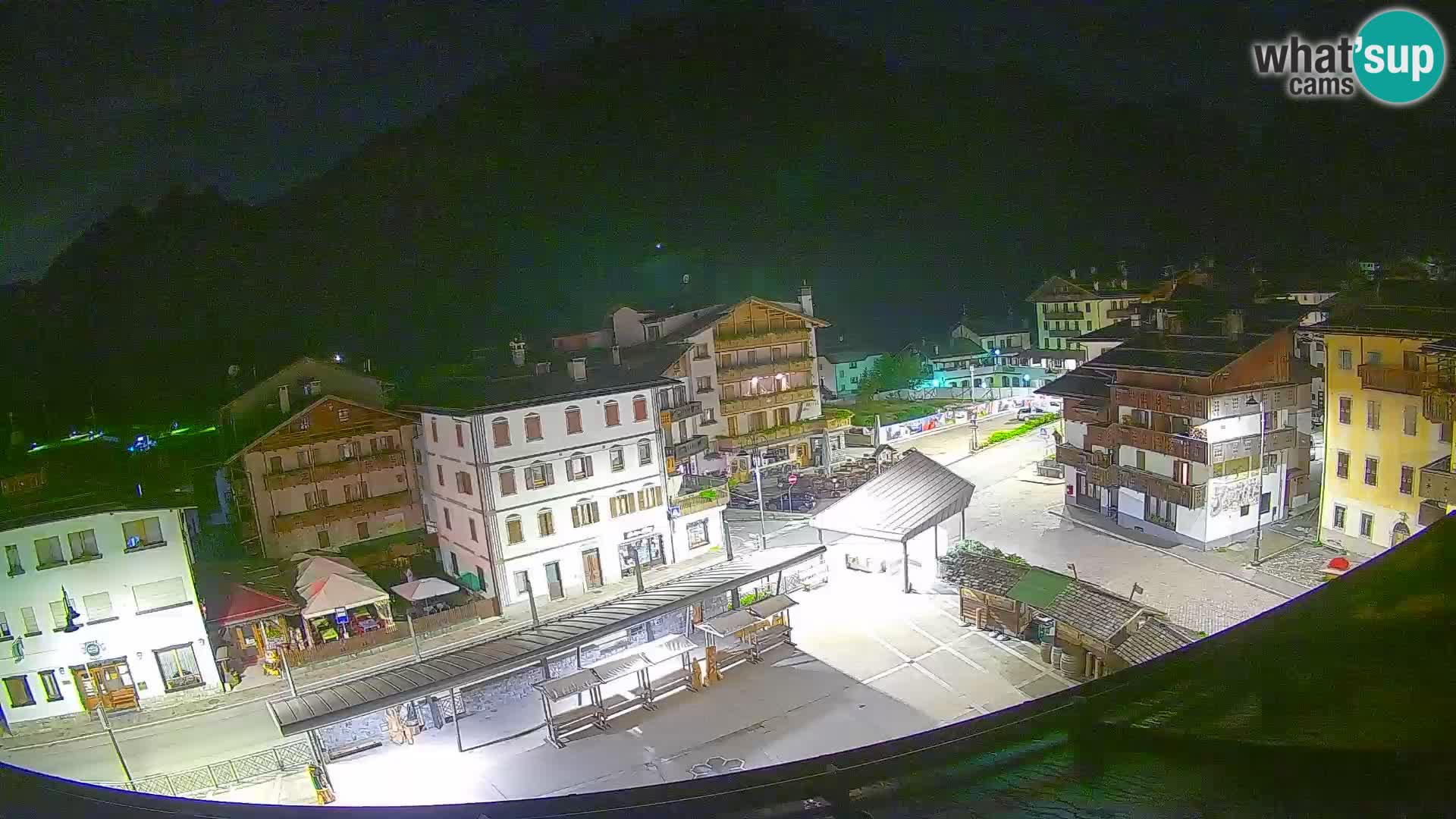 Plaza principal de Forni di Sopra