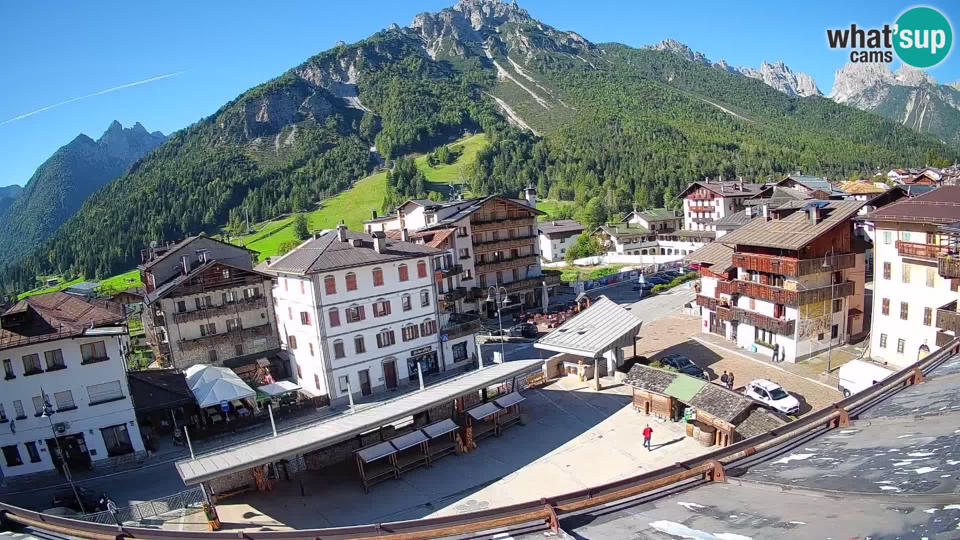 Plaza principal de Forni di Sopra