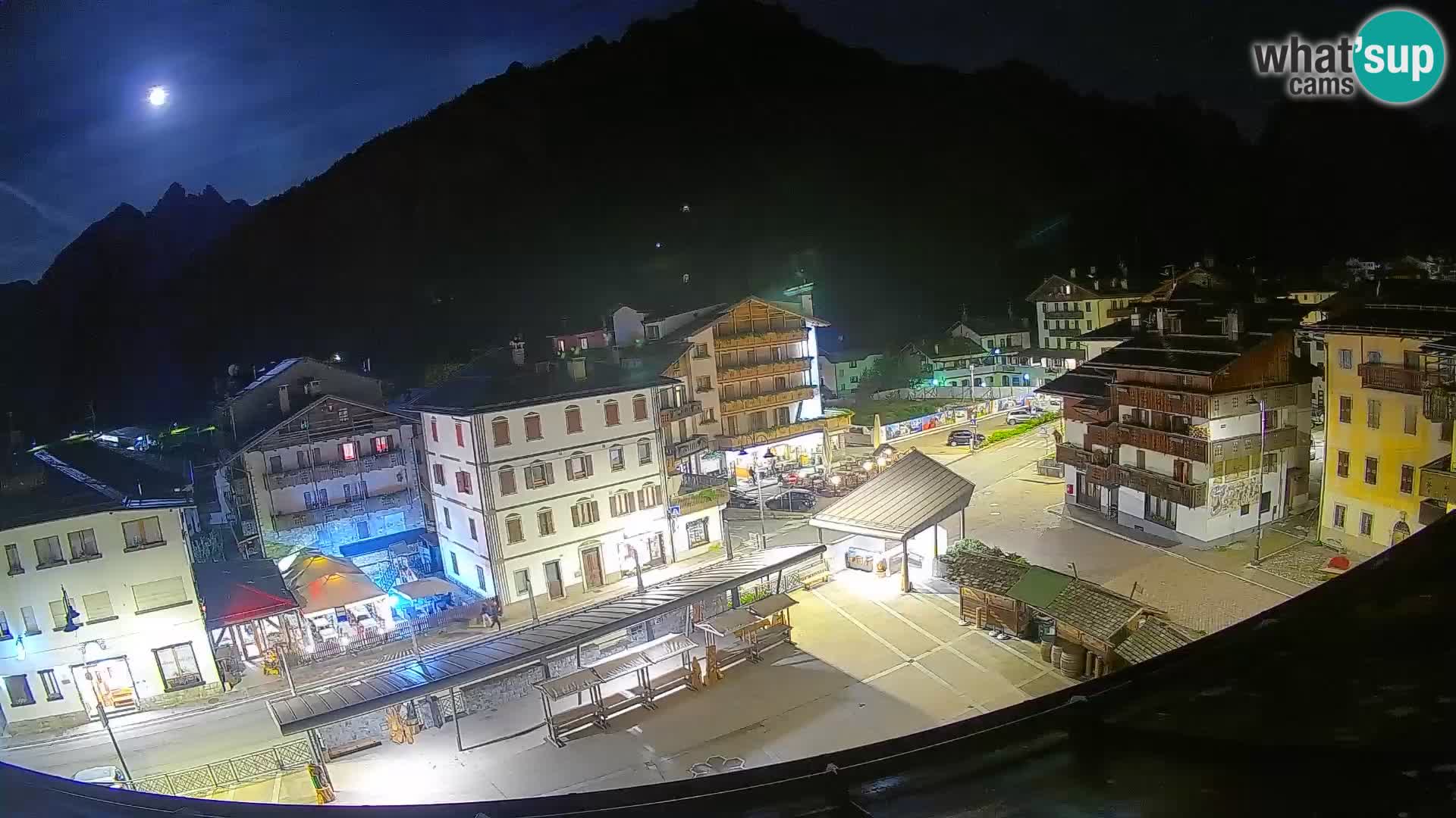 Plaza principal de Forni di Sopra