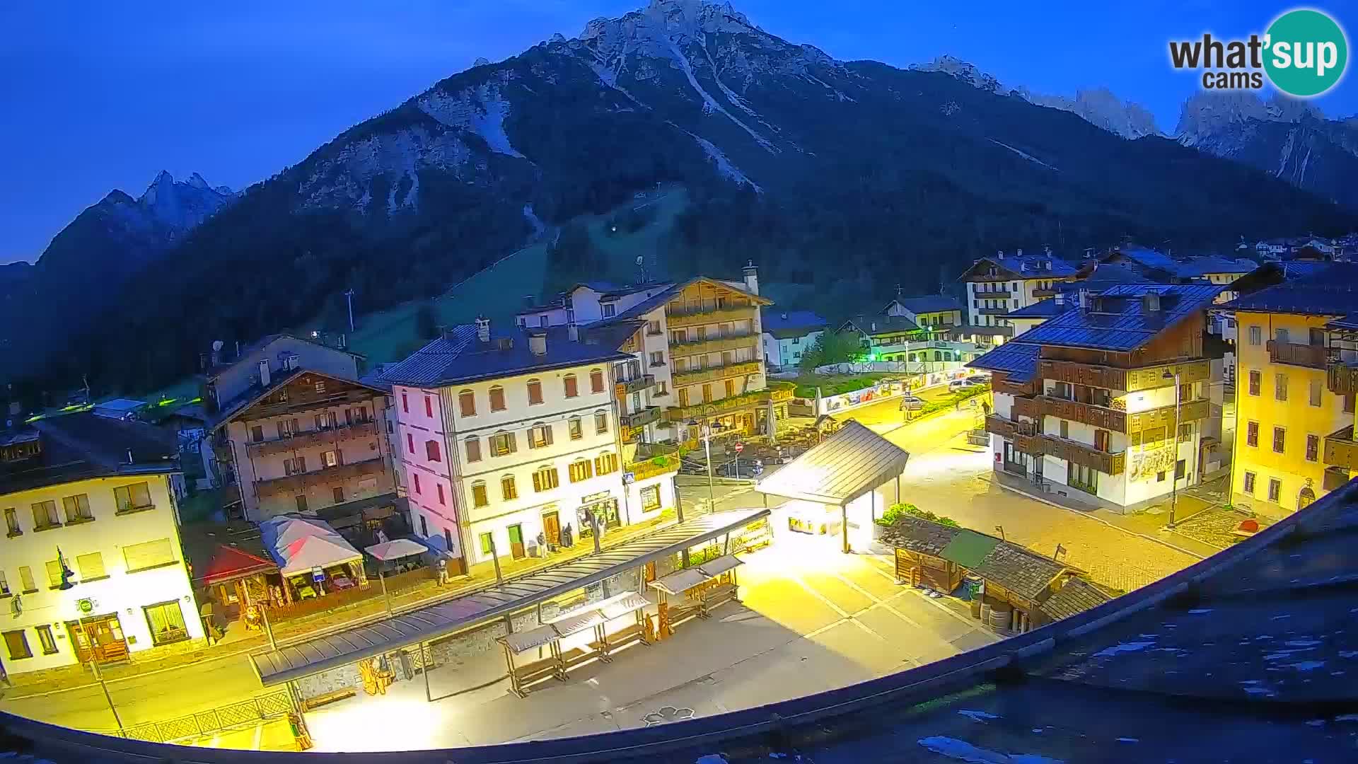 Plaza principal de Forni di Sopra