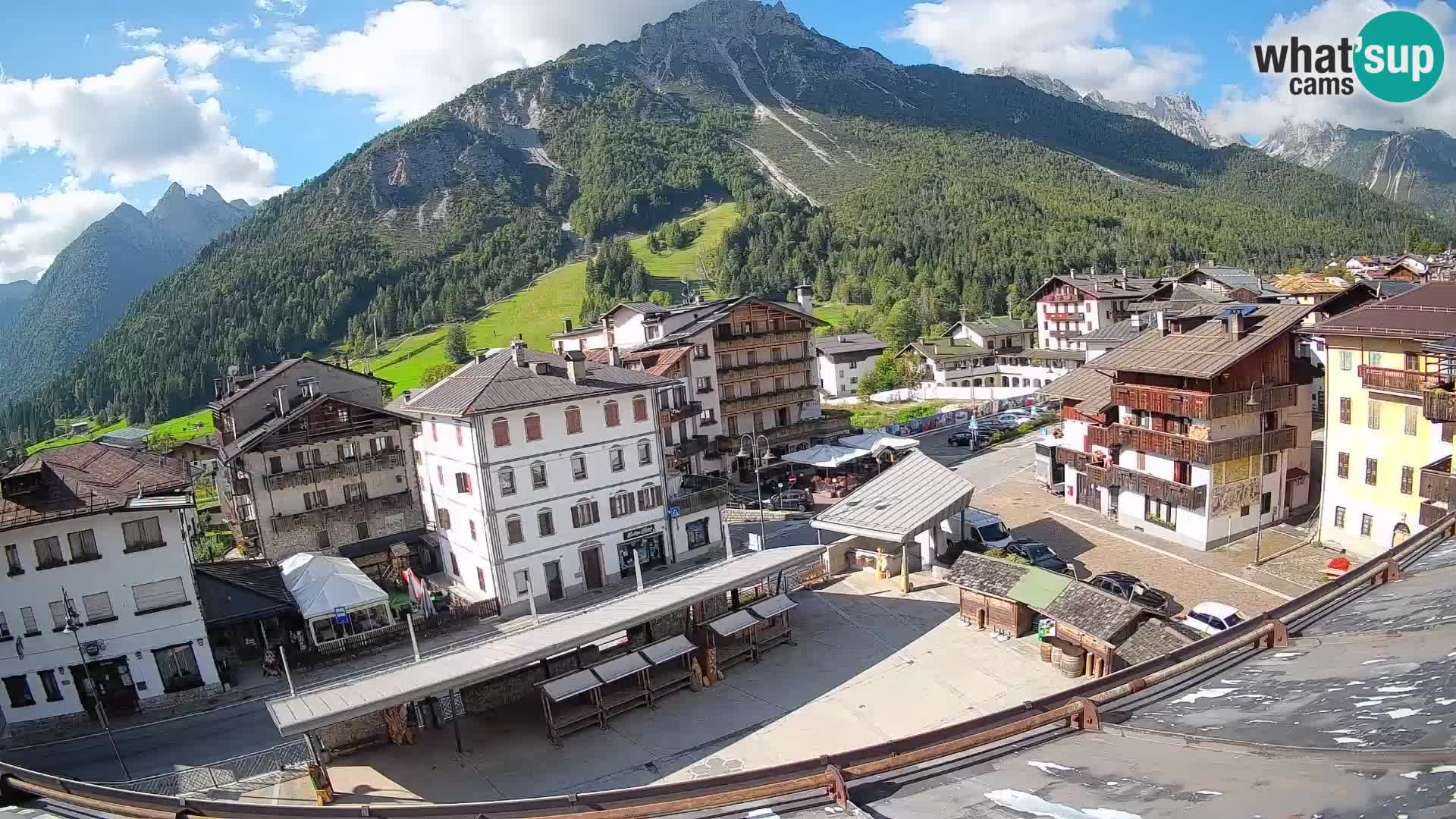 Plaza principal de Forni di Sopra