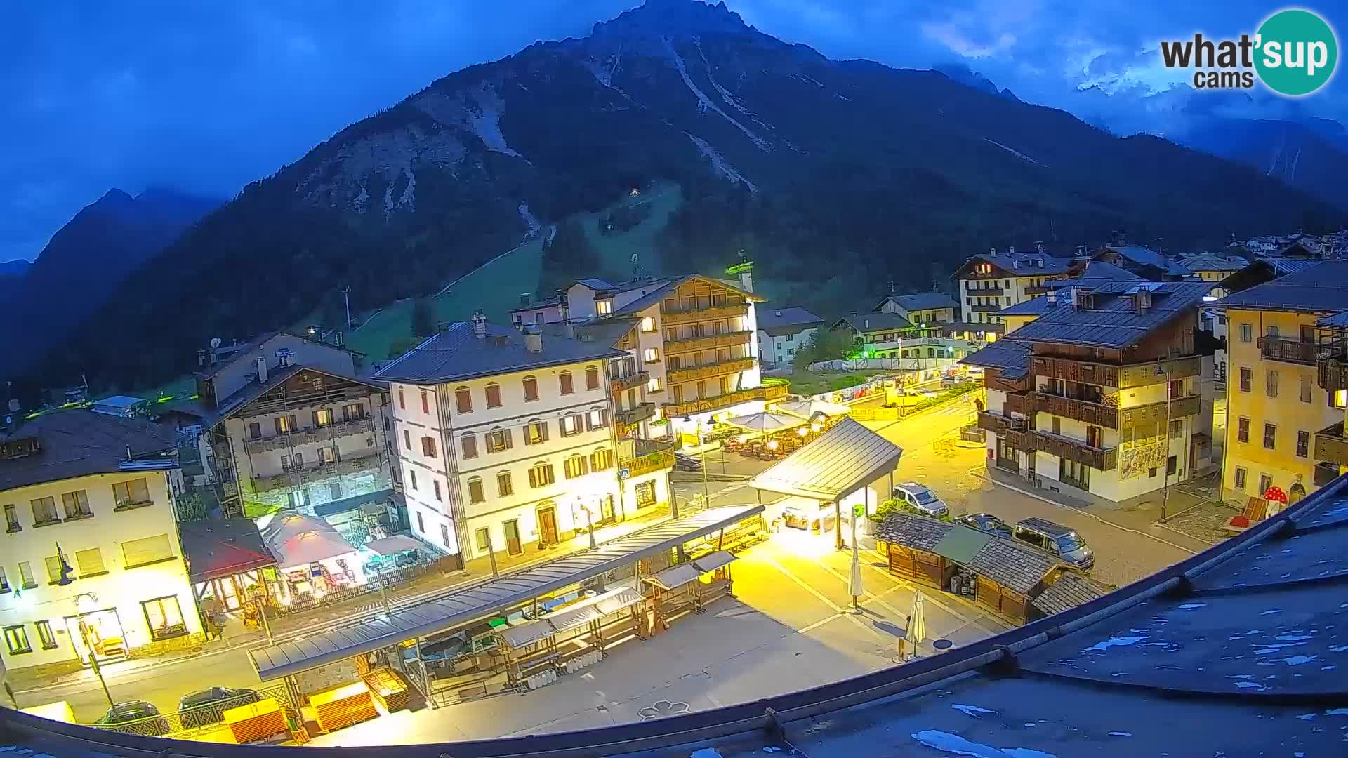 Plaza principal de Forni di Sopra