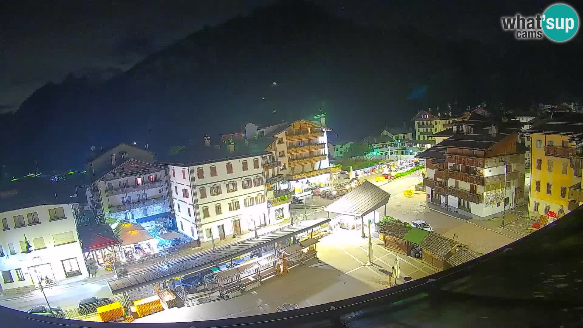 Hauptplatz von Forni di Sopra