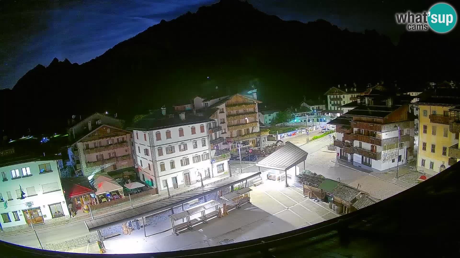 Plaza principal de Forni di Sopra