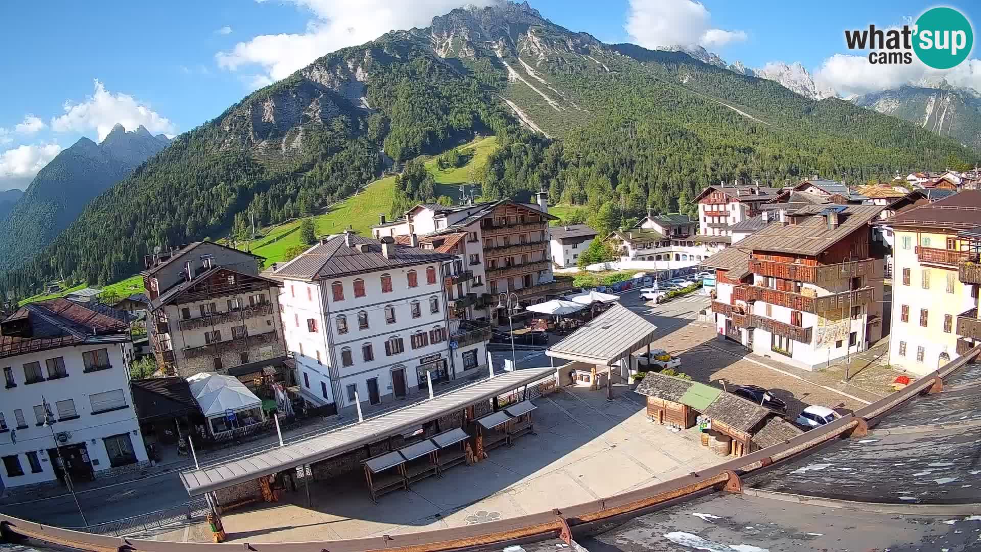 Piazza centrale di Forni di Sopra