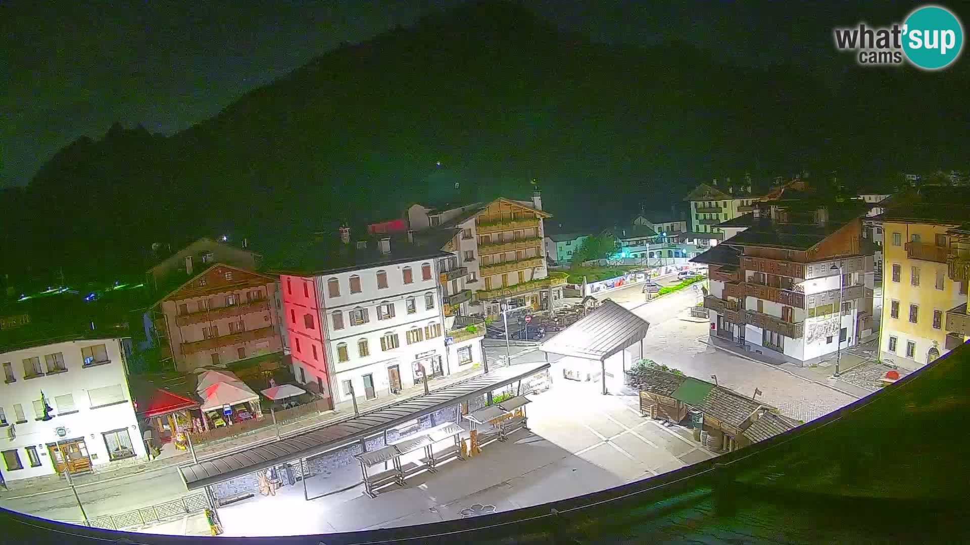 Piazza centrale di Forni di Sopra