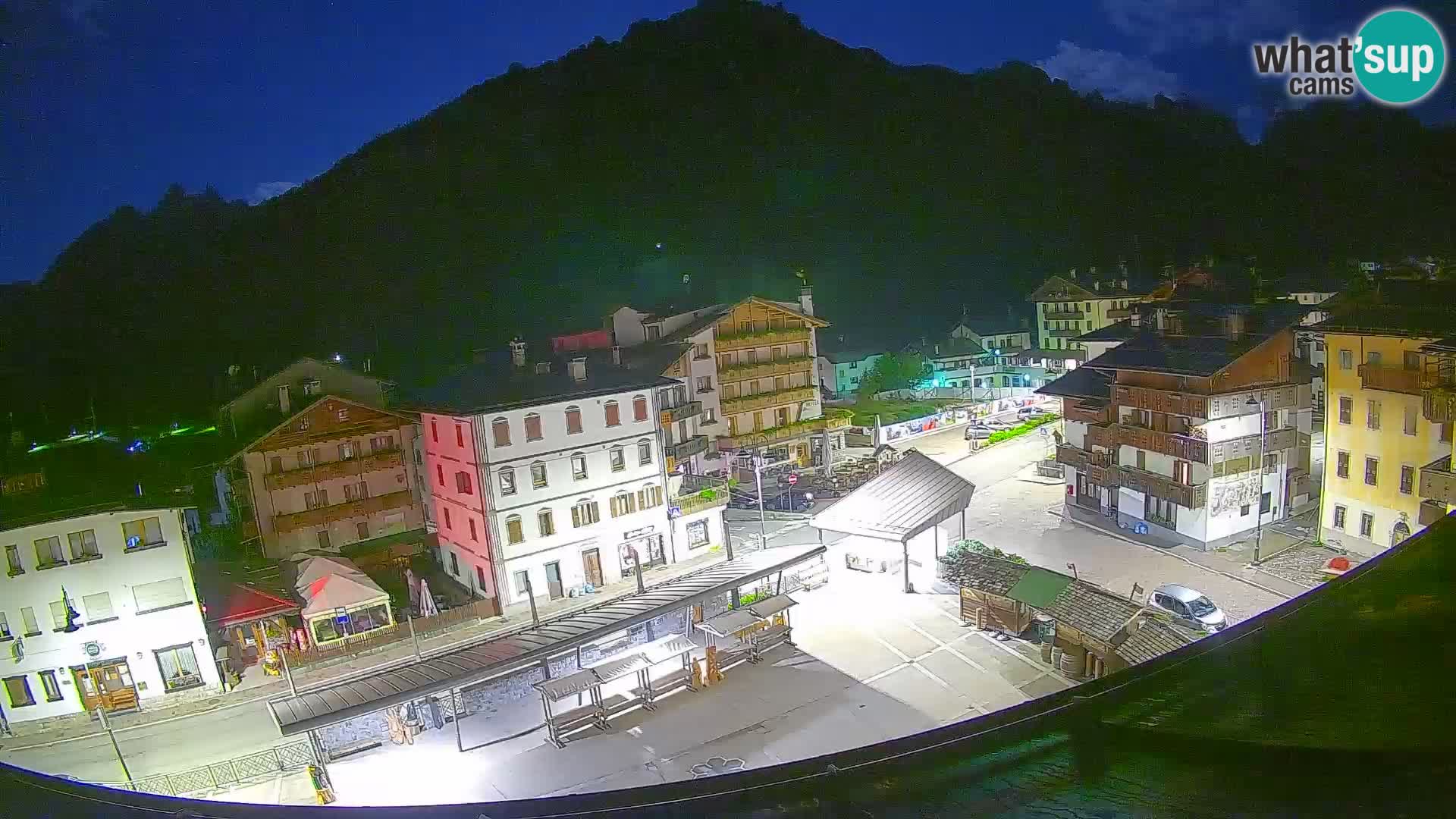 Plaza principal de Forni di Sopra