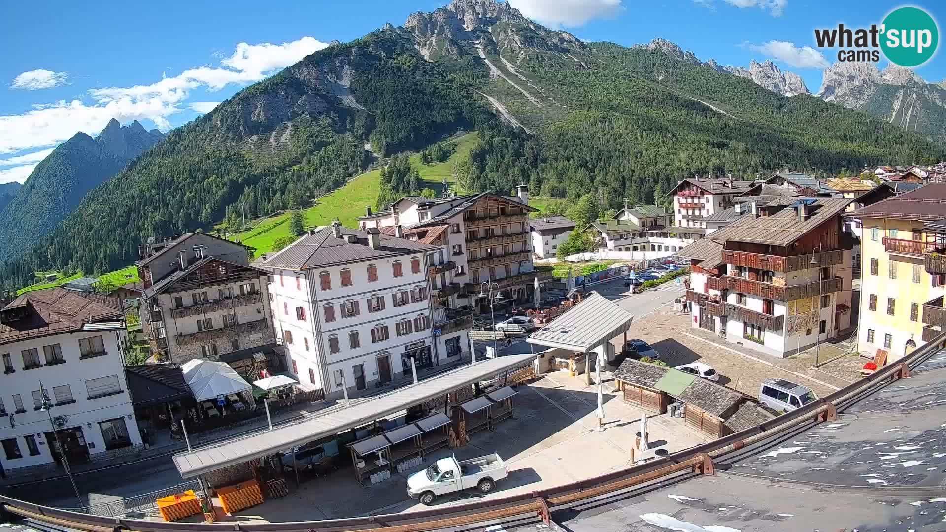 Plaza principal de Forni di Sopra