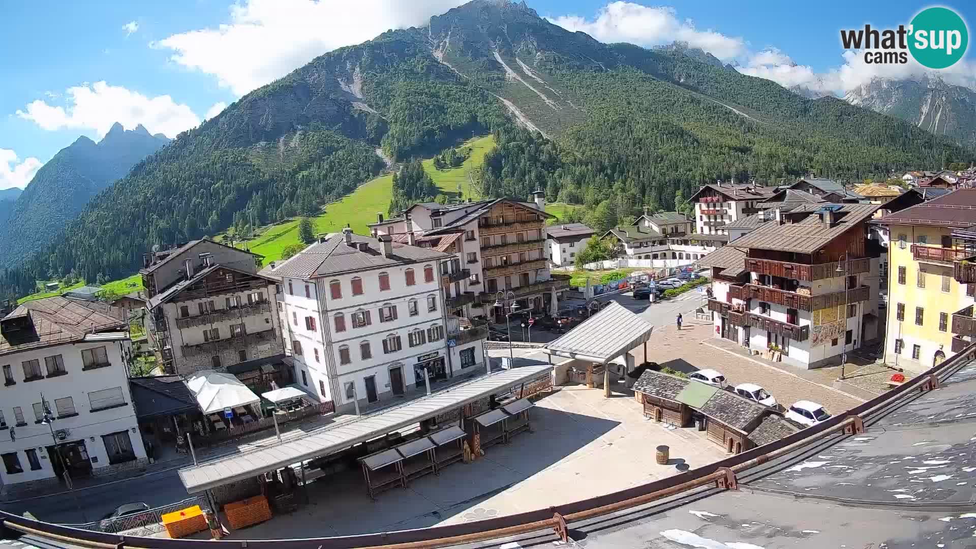Plaza principal de Forni di Sopra