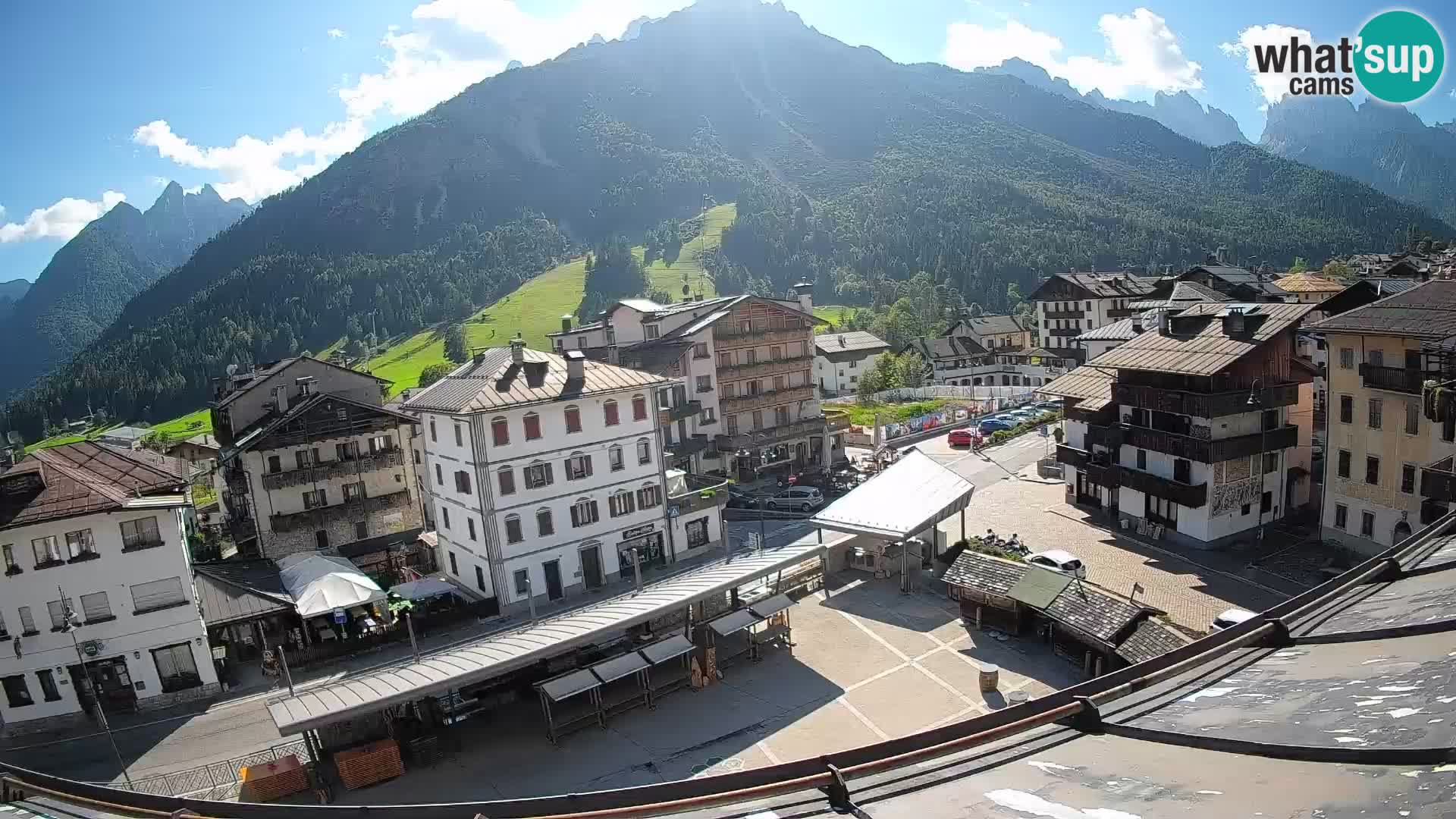 Piazza centrale di Forni di Sopra
