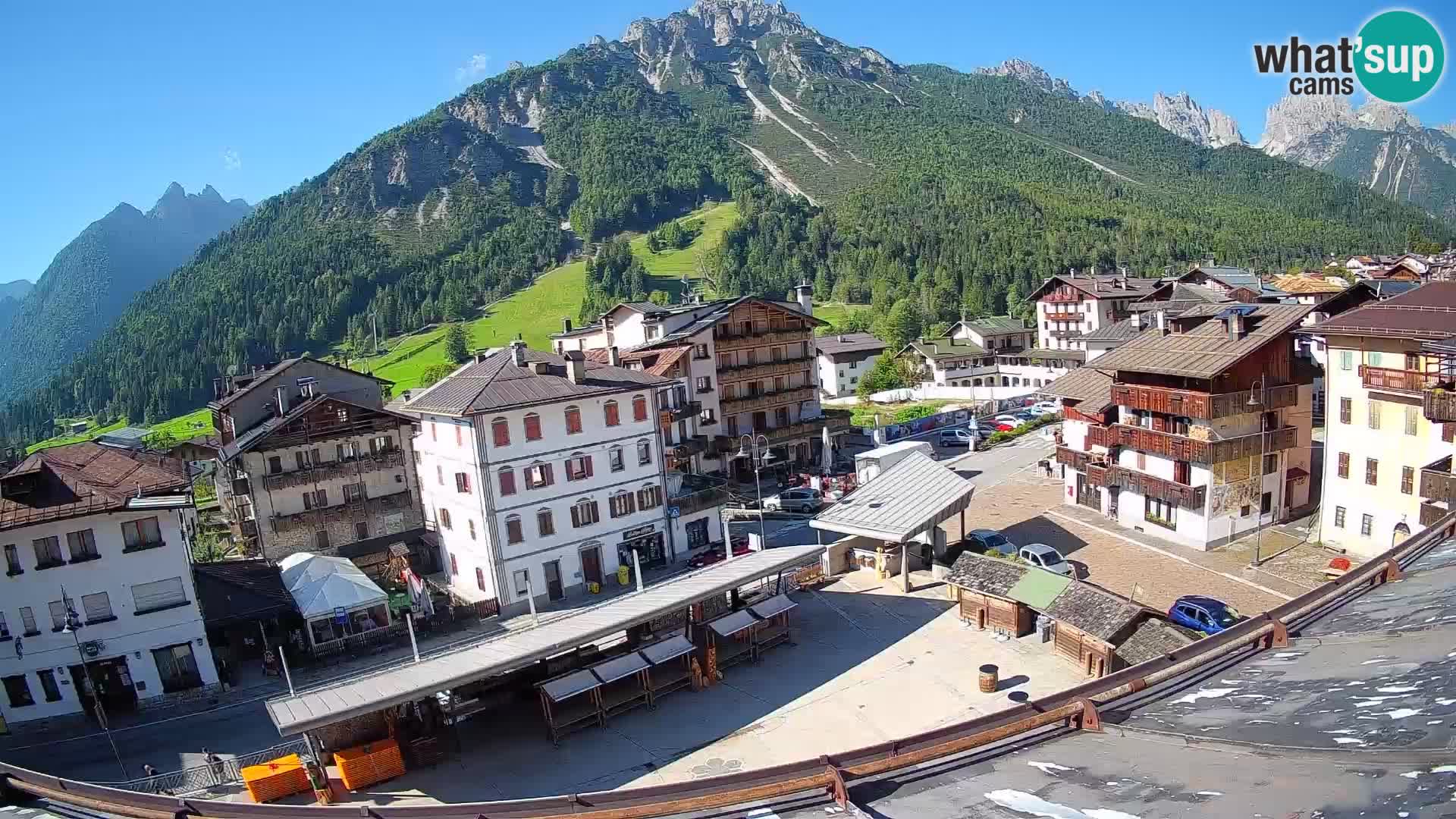 Piazza centrale di Forni di Sopra